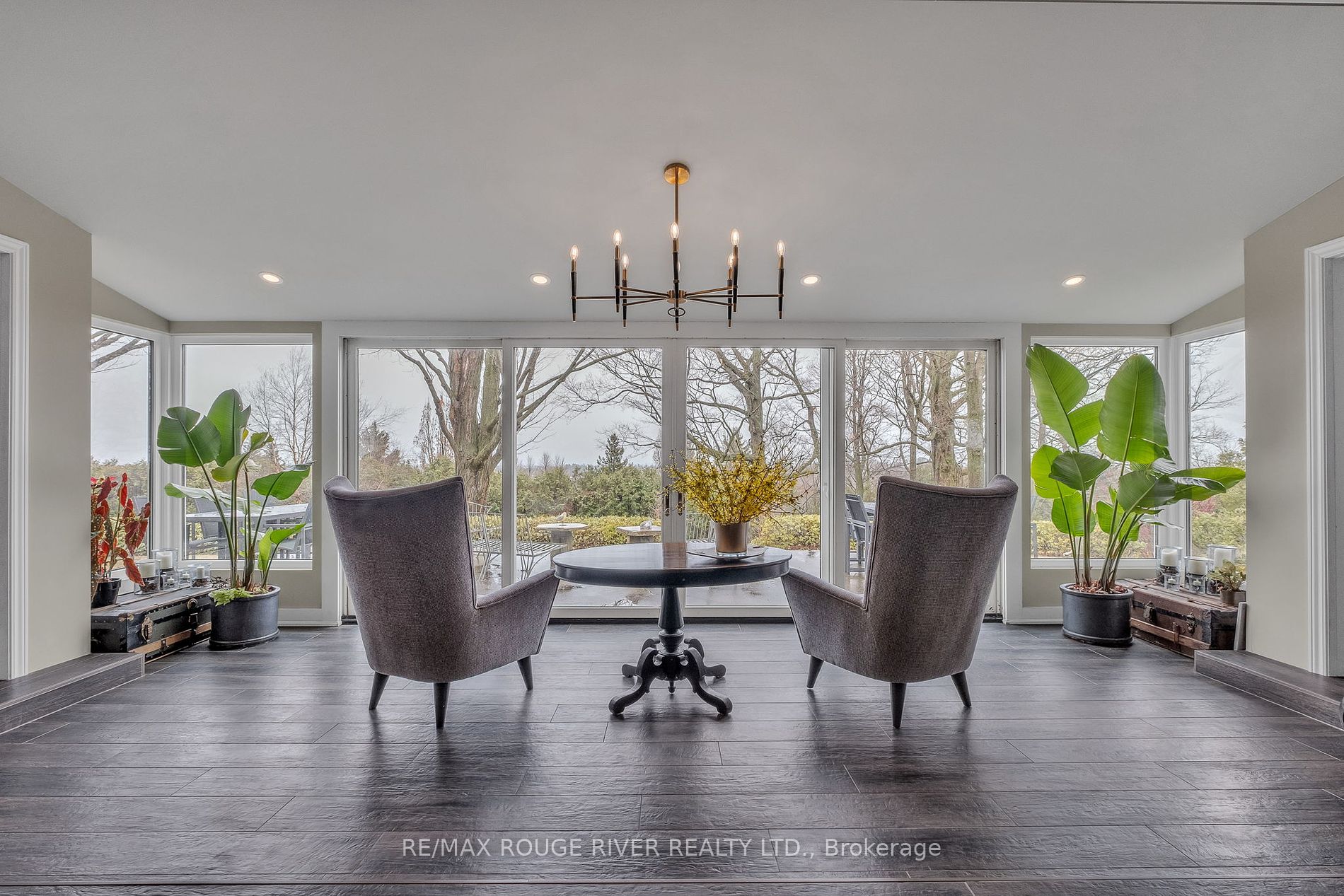 7 Sunrise Court