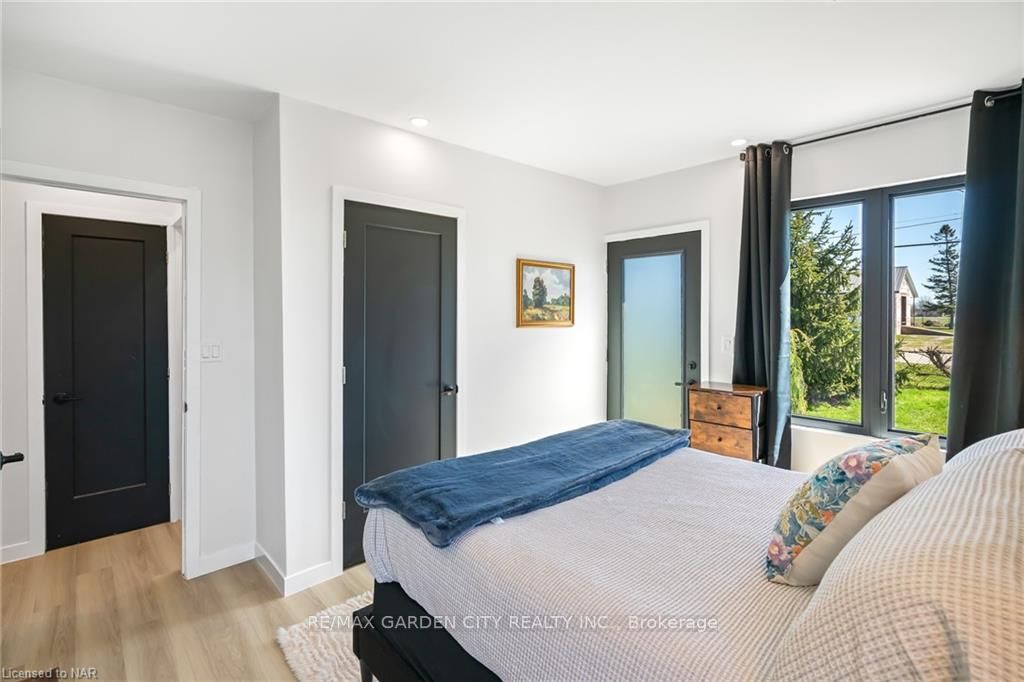 1368 Lorraine Road