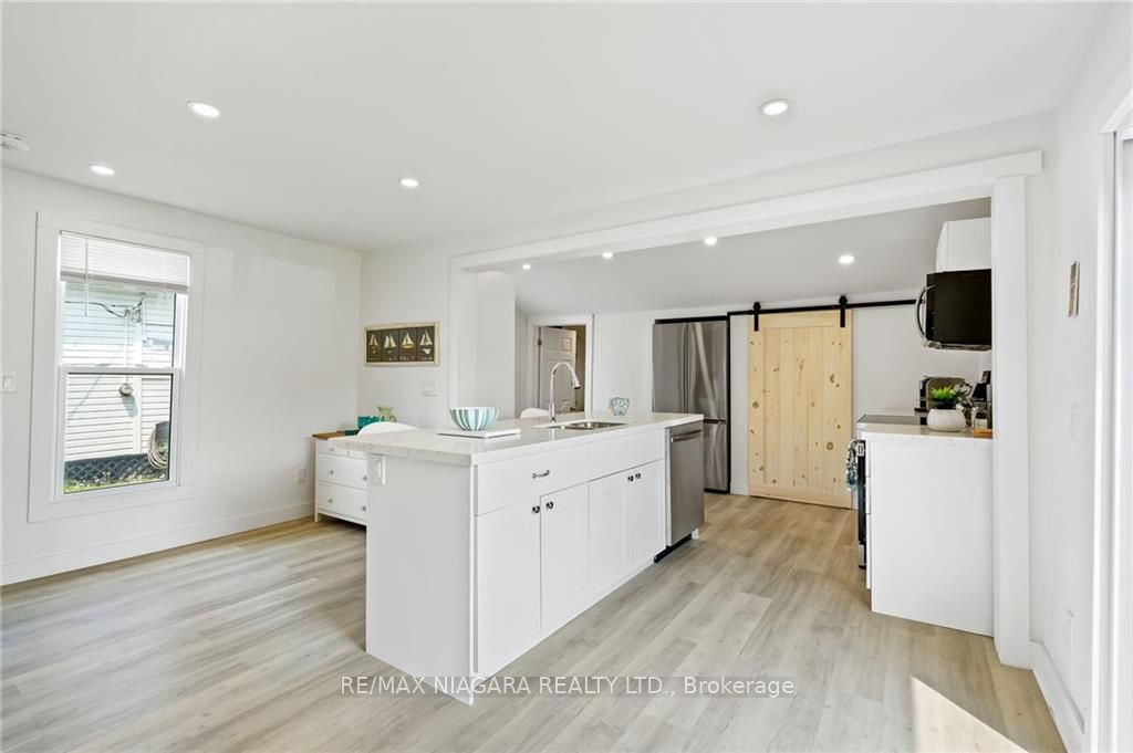 377 Cambridge Road W