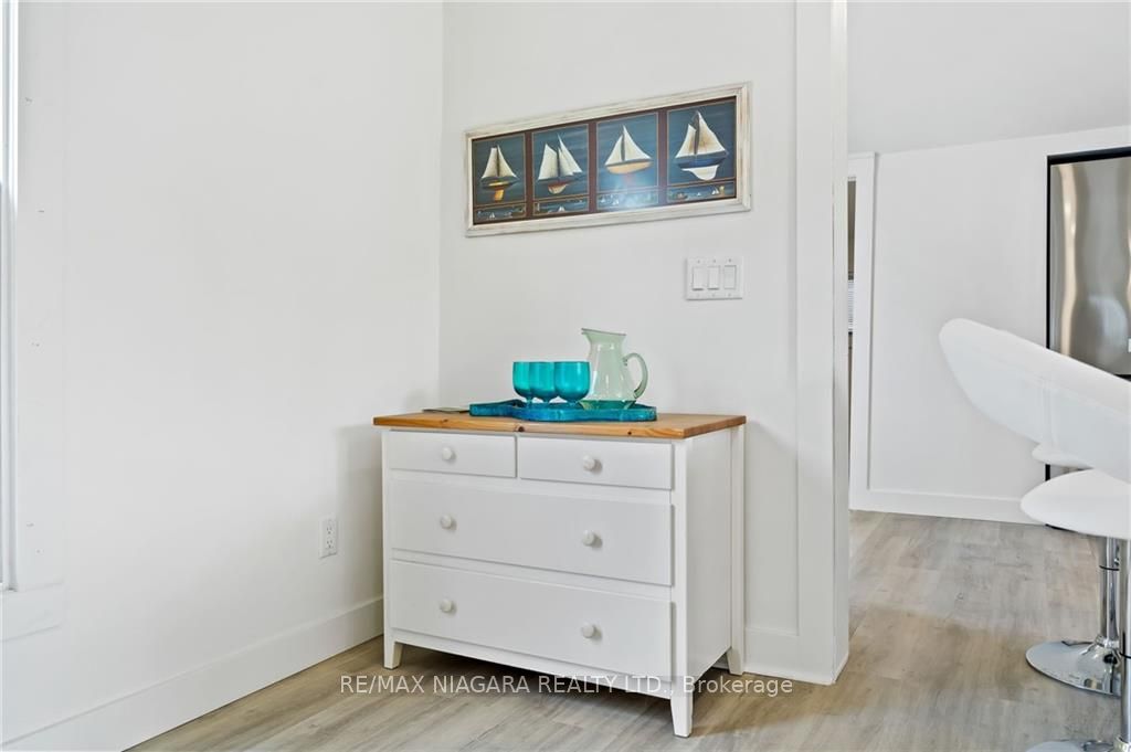 377 Cambridge Road W