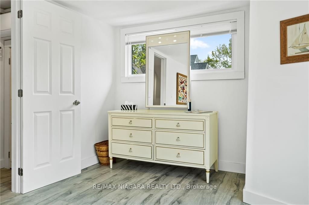 377 Cambridge Road W