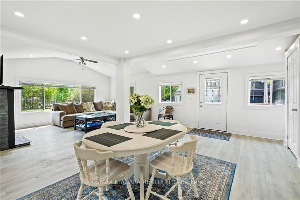 377 Cambridge Road W