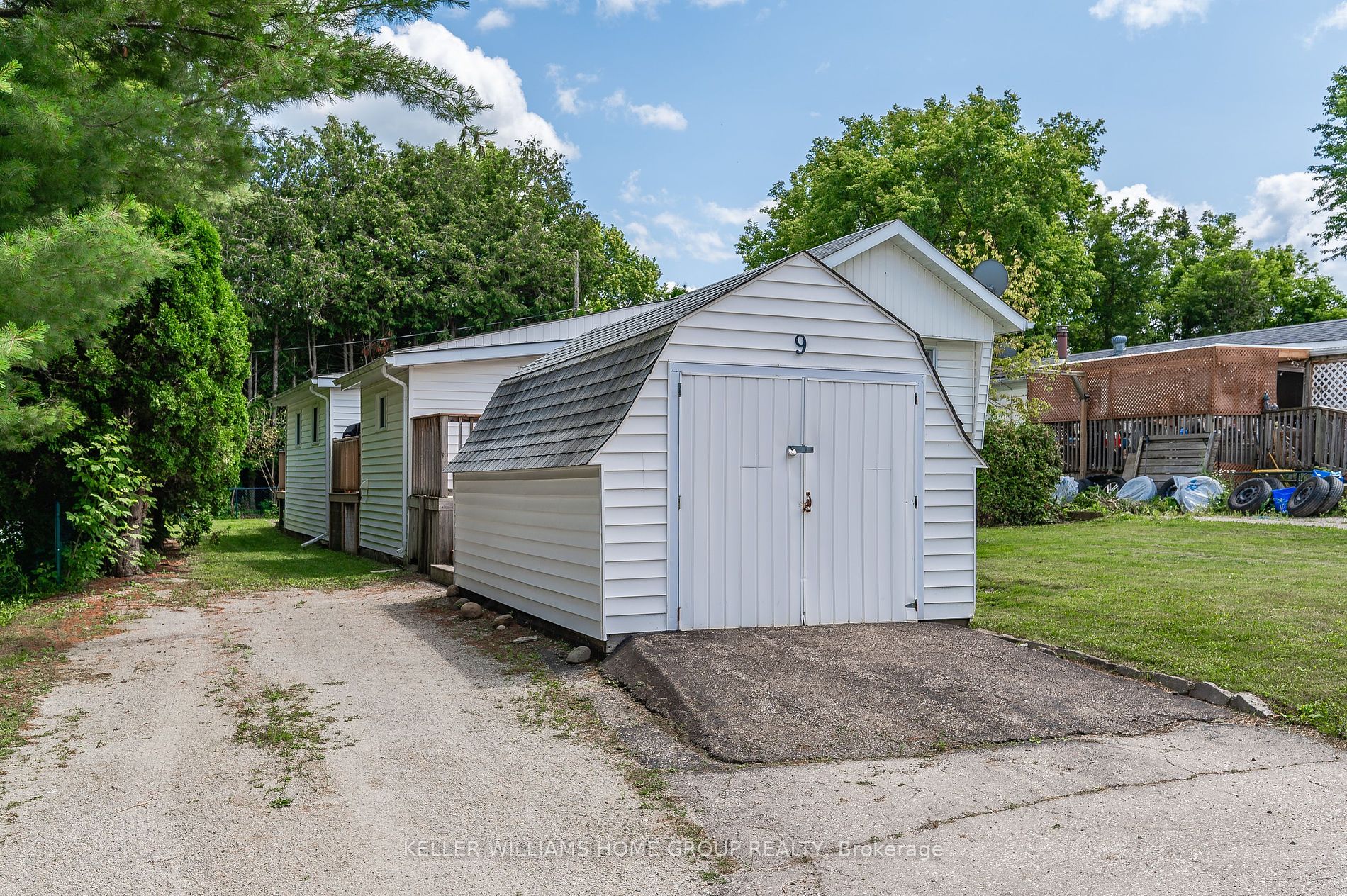 9 Cedar Lane