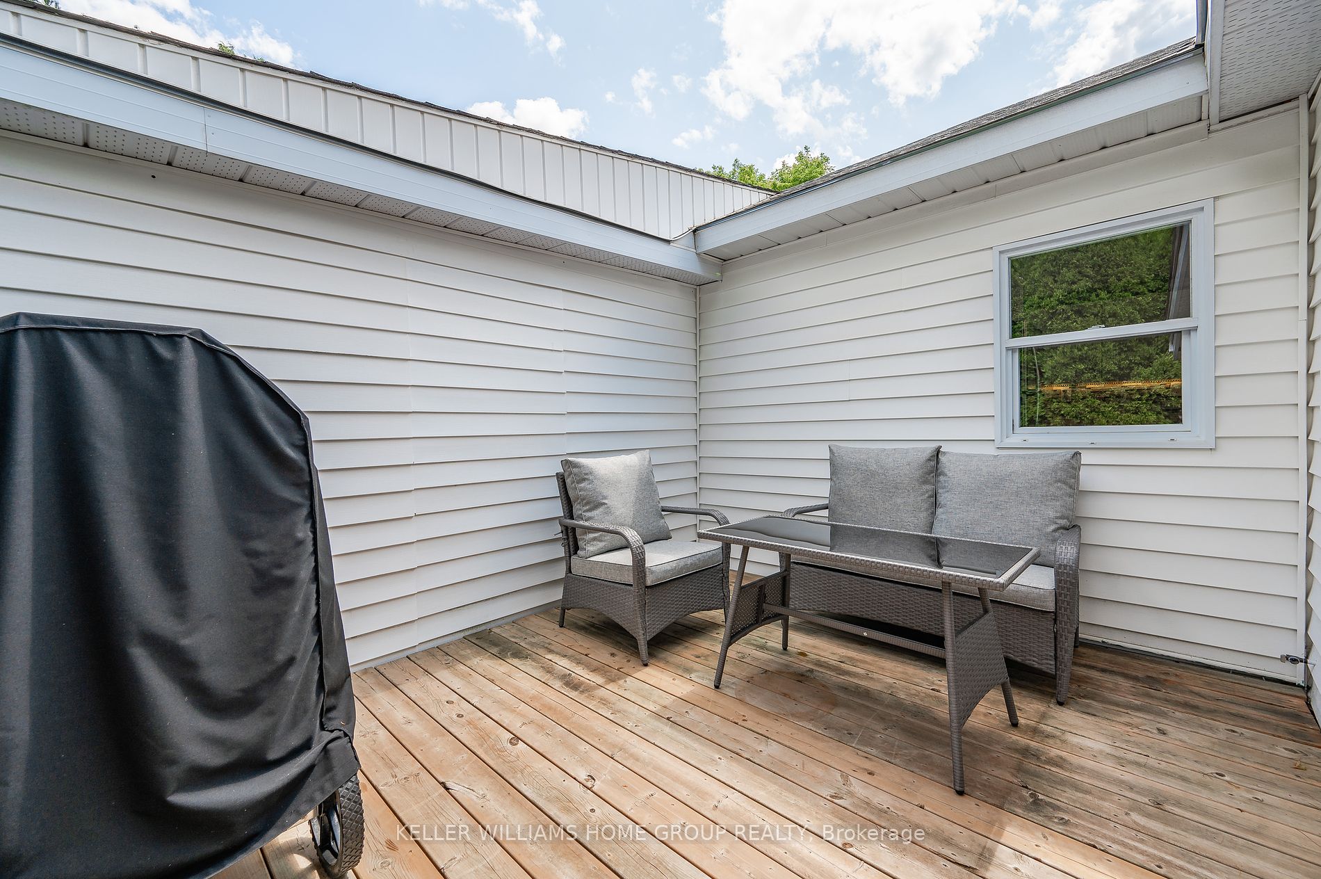 9 Cedar Lane