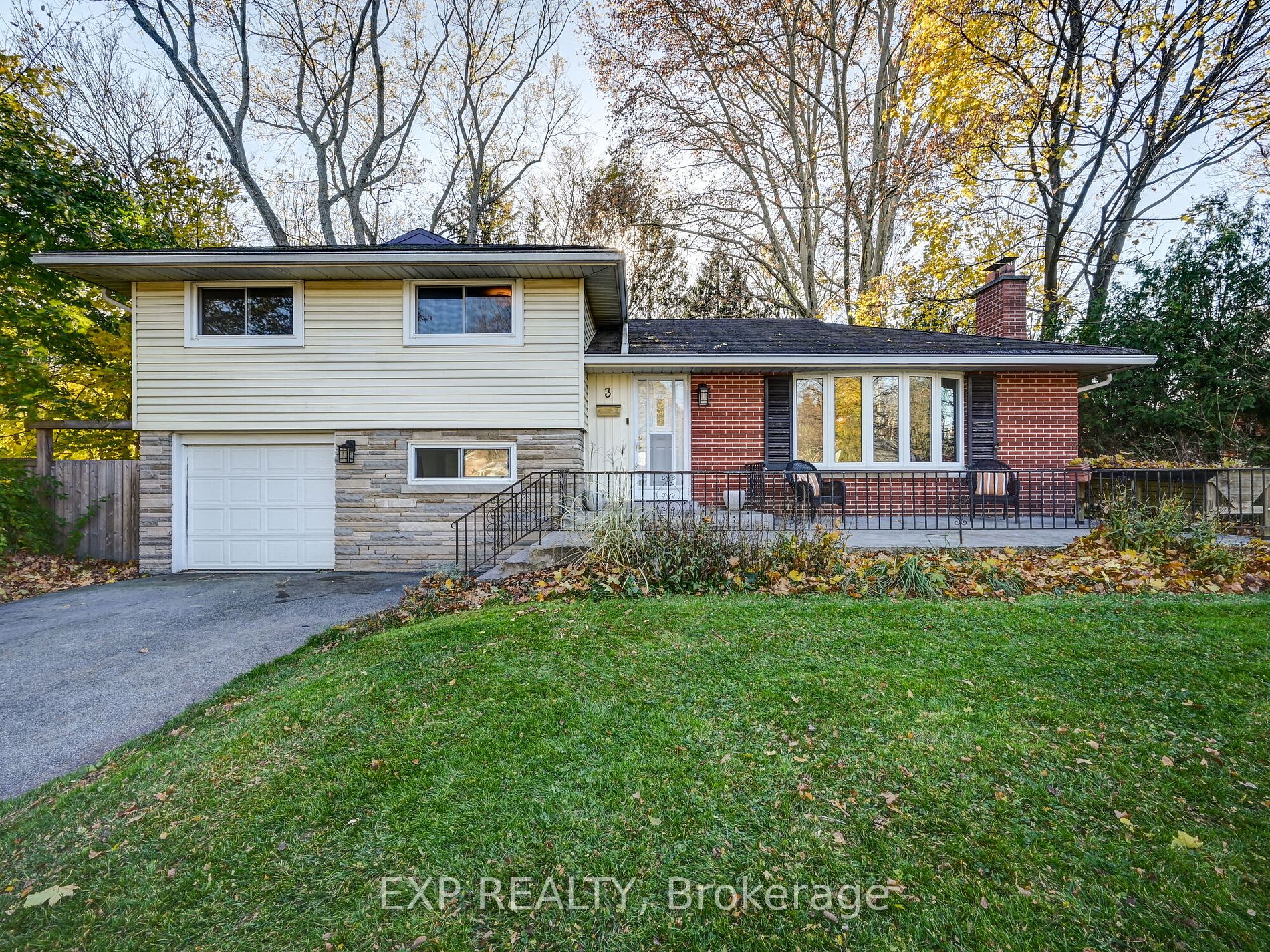3 Dundana Ave