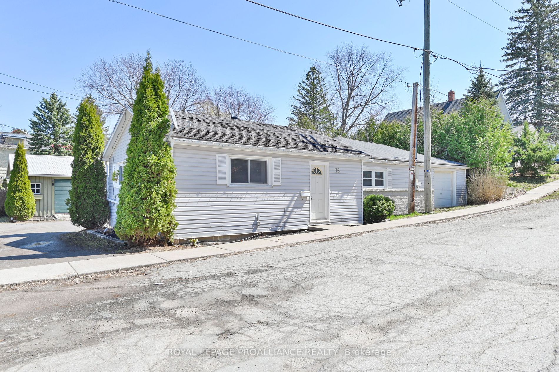 15 Victoria St