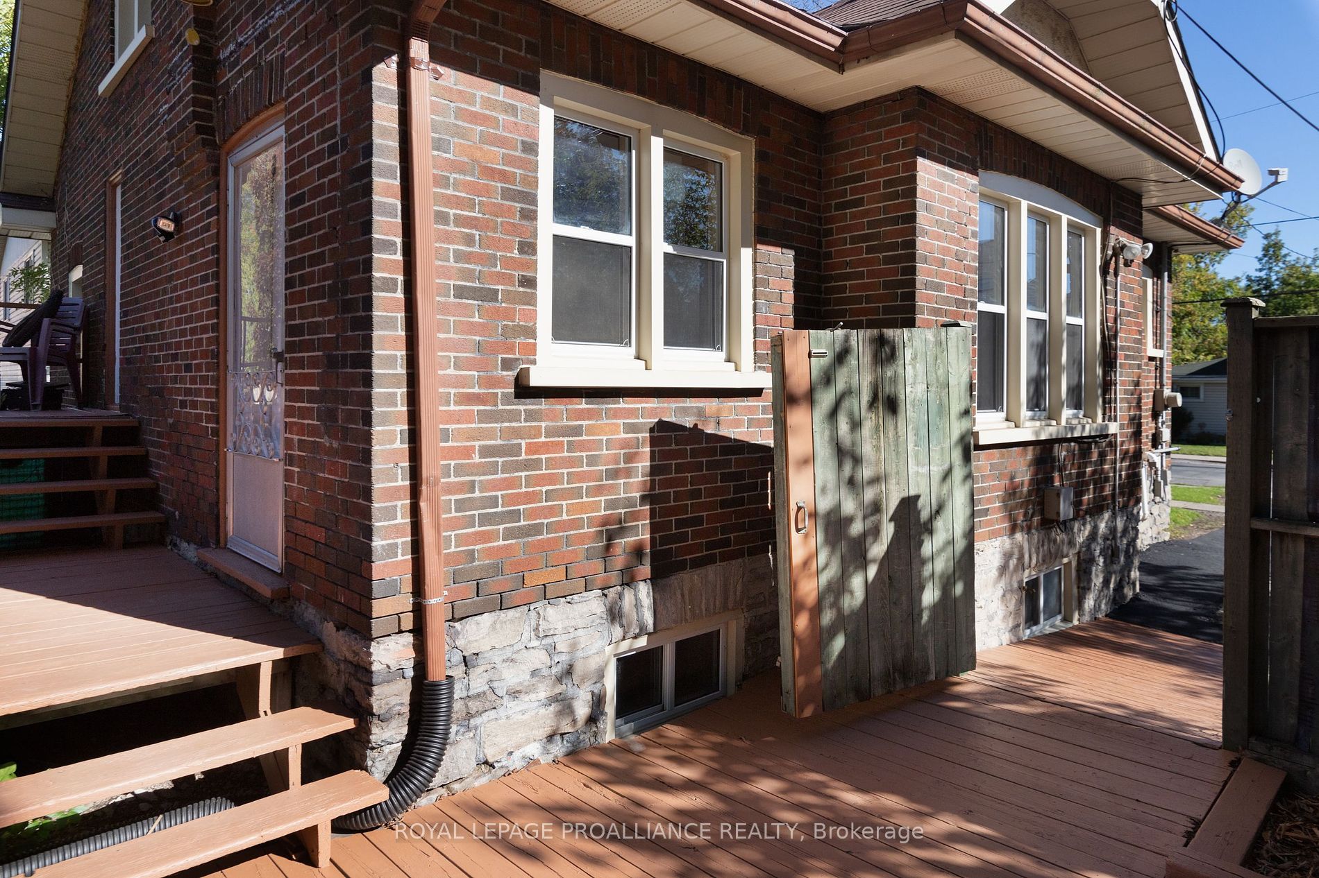 8 Dunbar Street