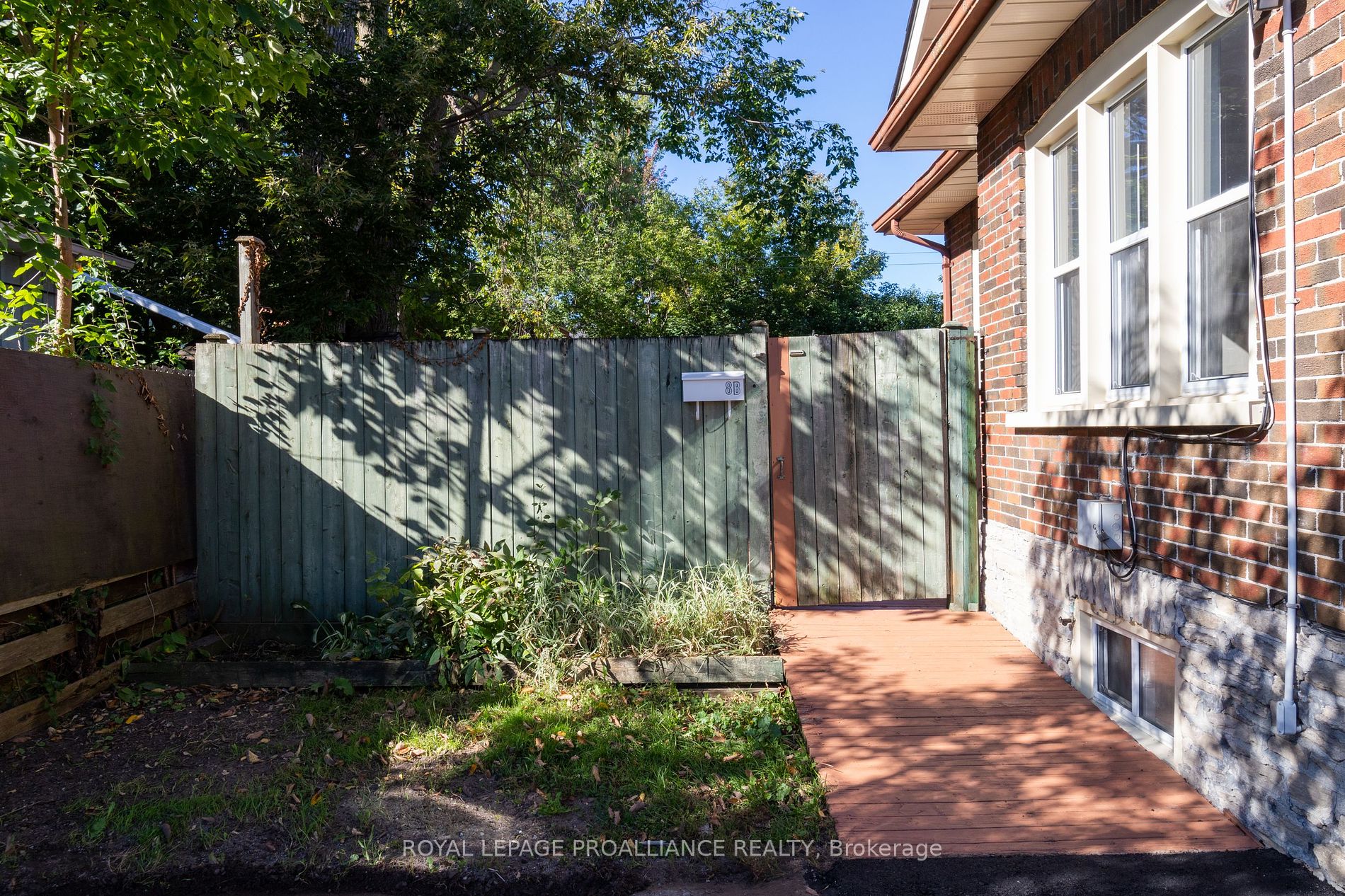 8 Dunbar Street