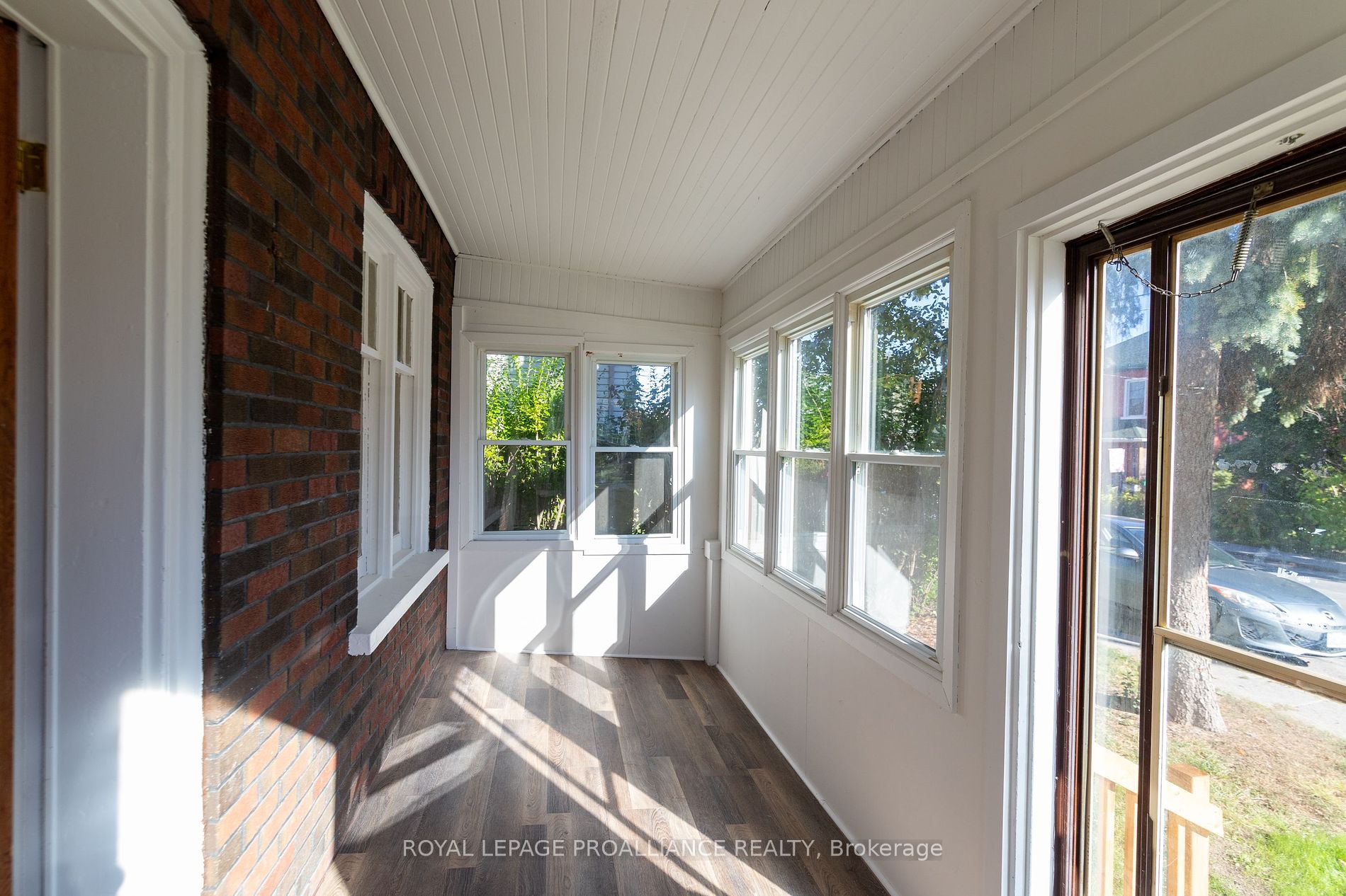 8 Dunbar Street