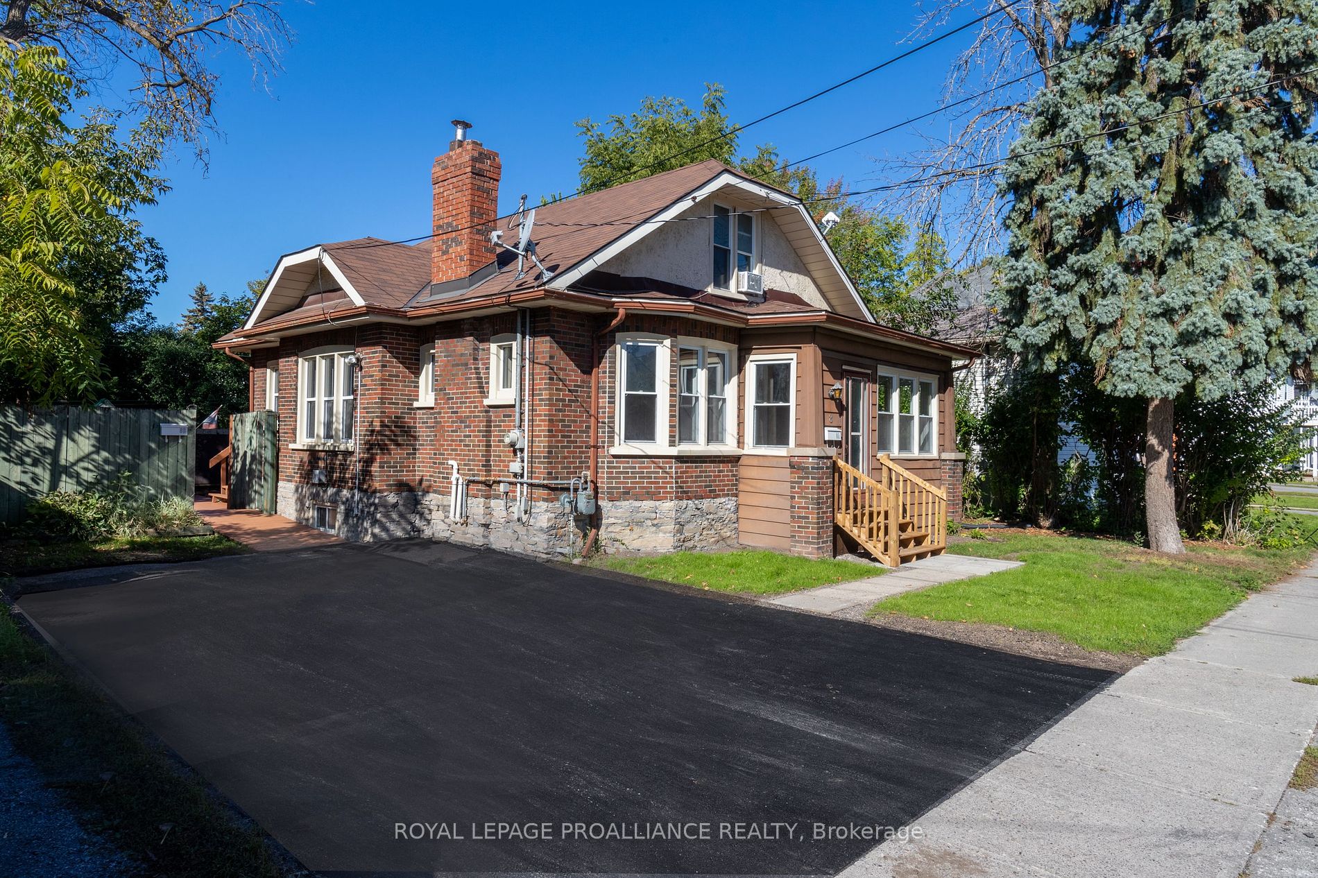 8 Dunbar Street