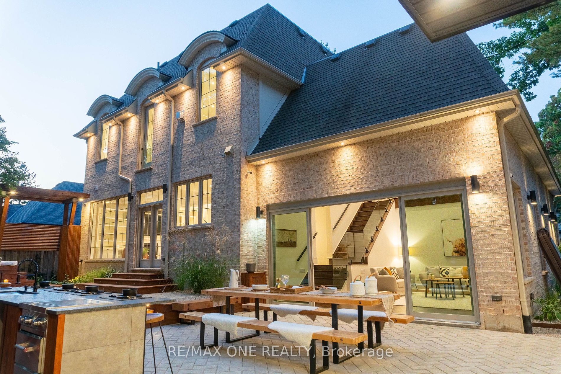 64 Ravina Cres