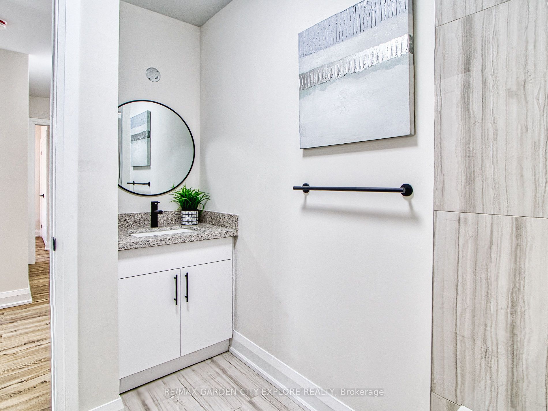 13 Valley Rd, #3-Upper