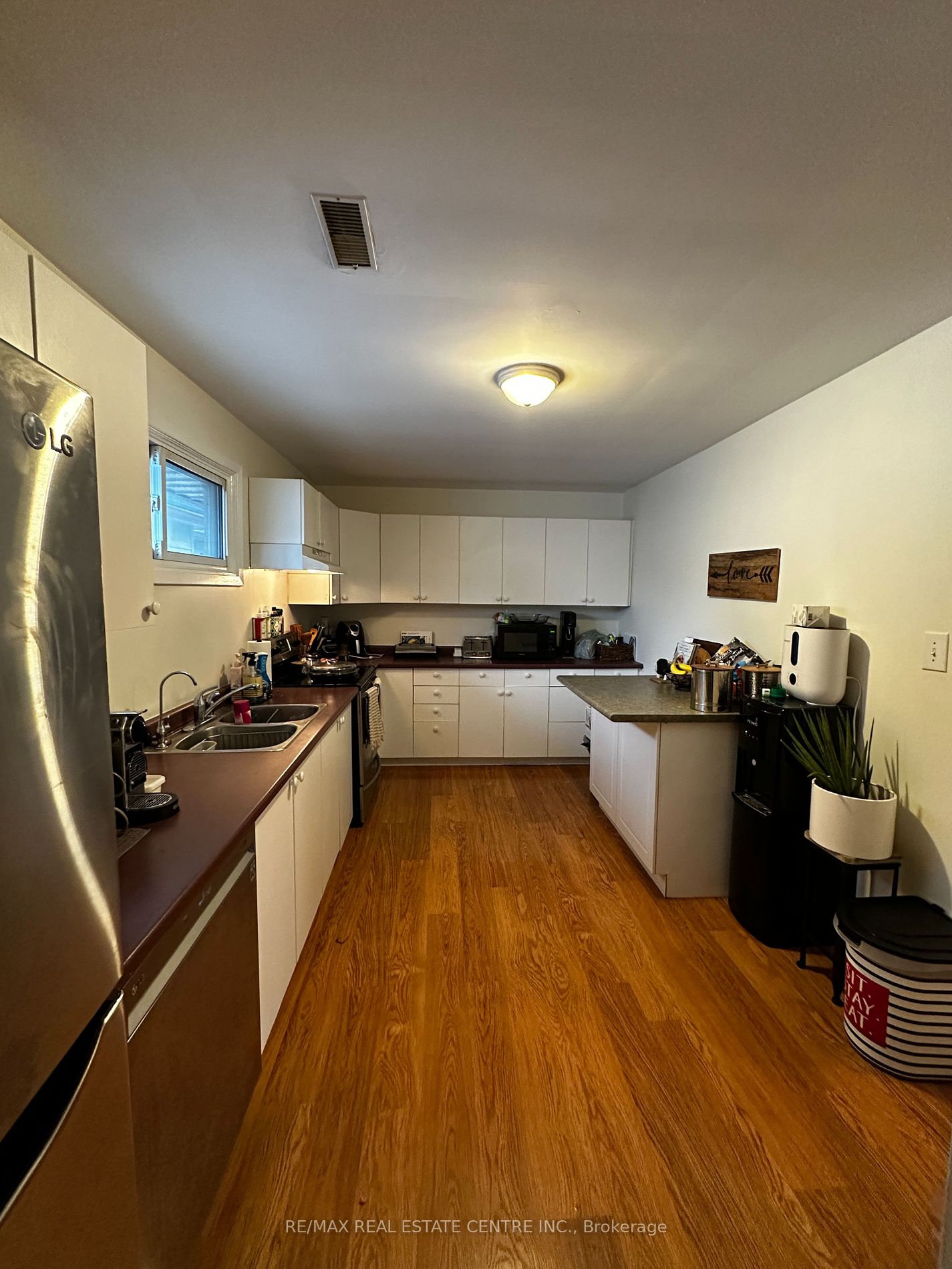 126 Main Street S
