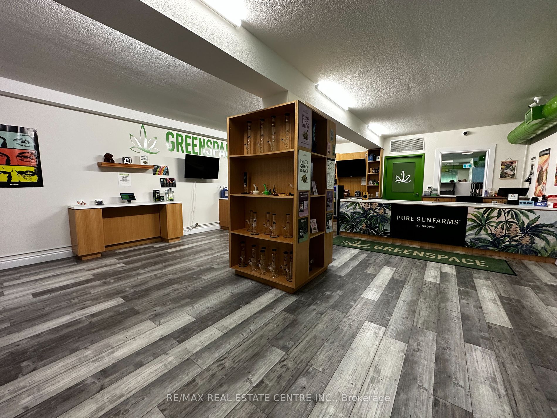 126 Main Street S
