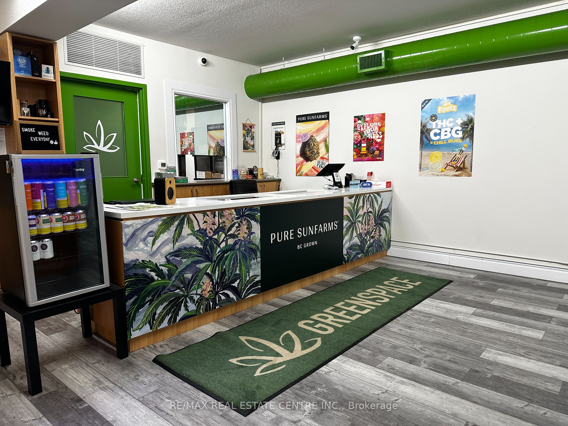 126 Main Street S