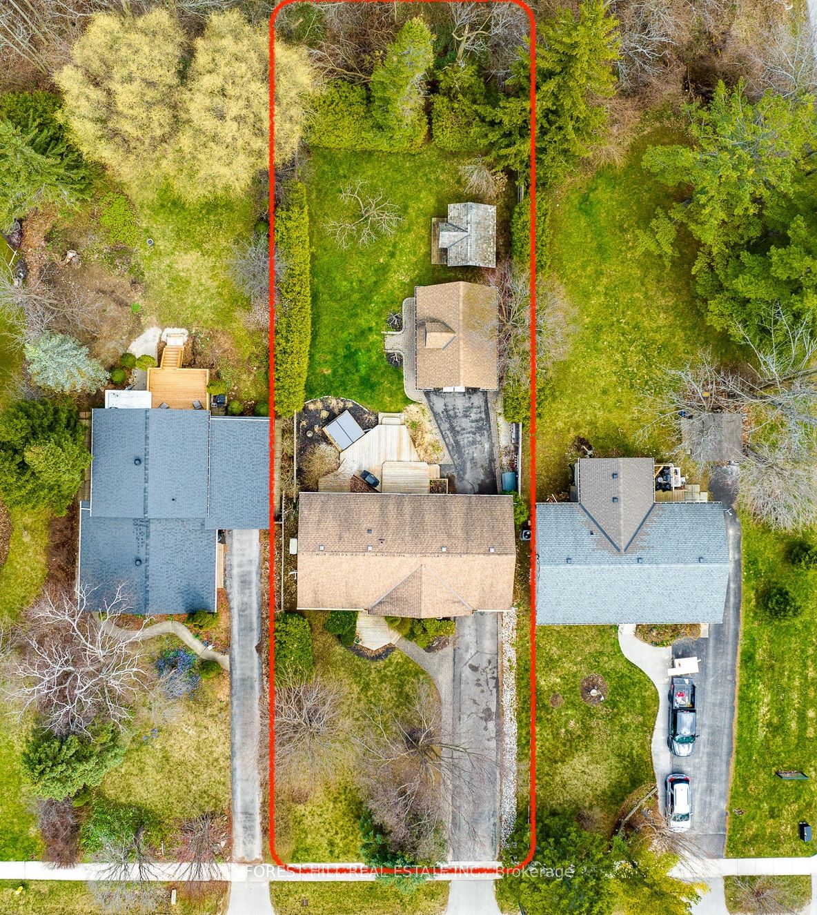 32 Napier Street E