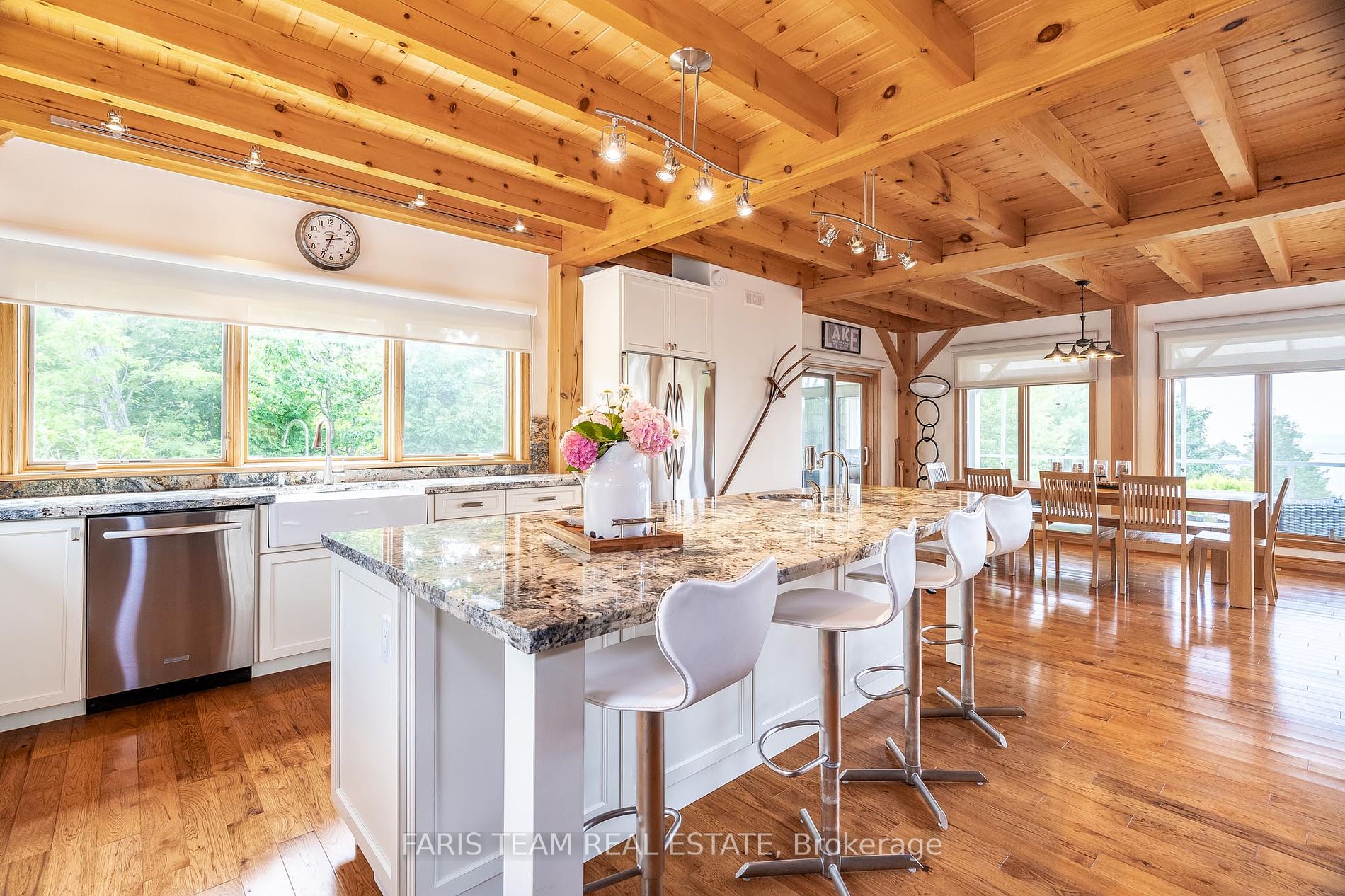 220 Kamenni Bay Road