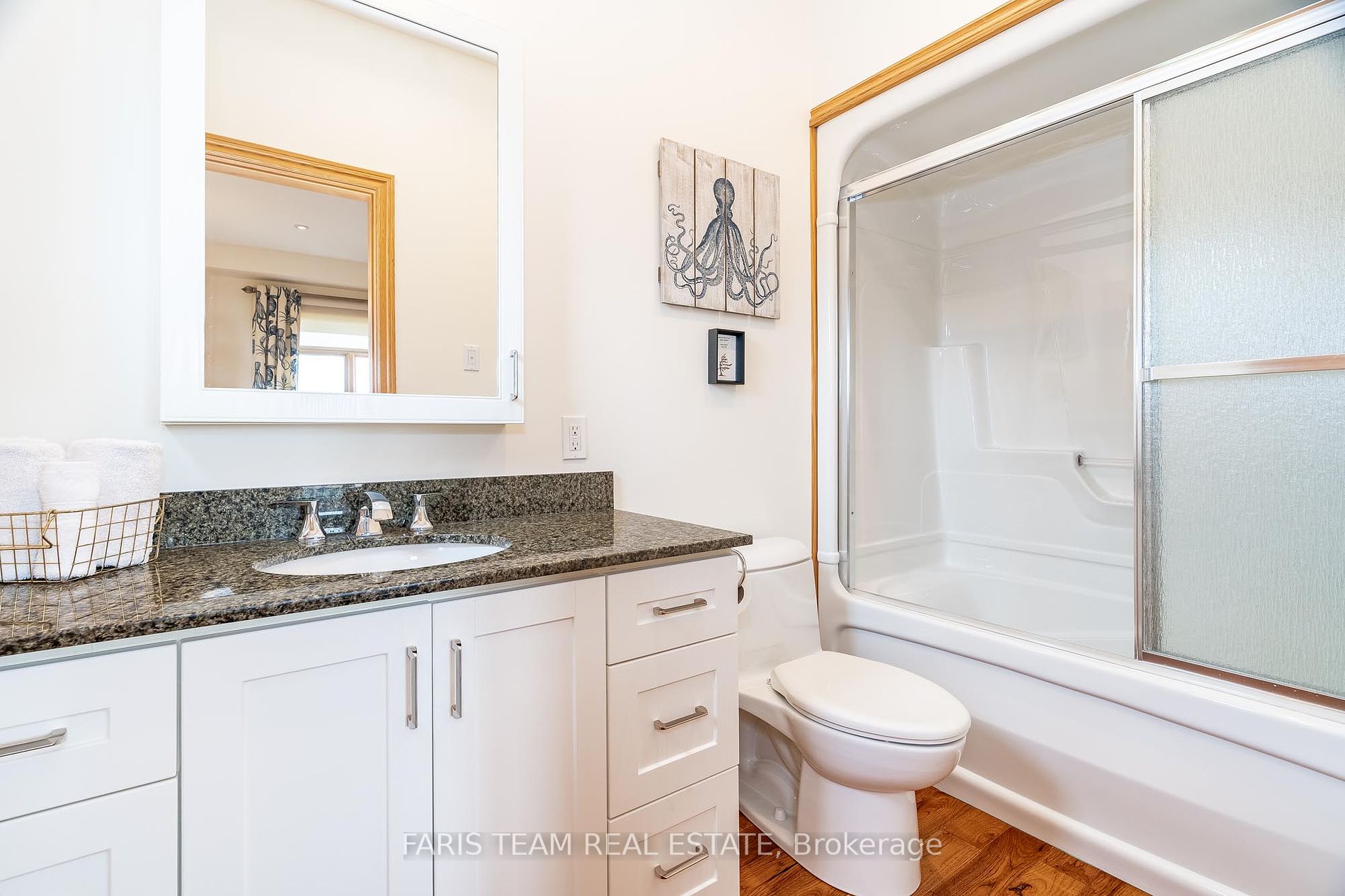 220 Kamenni Bay Road
