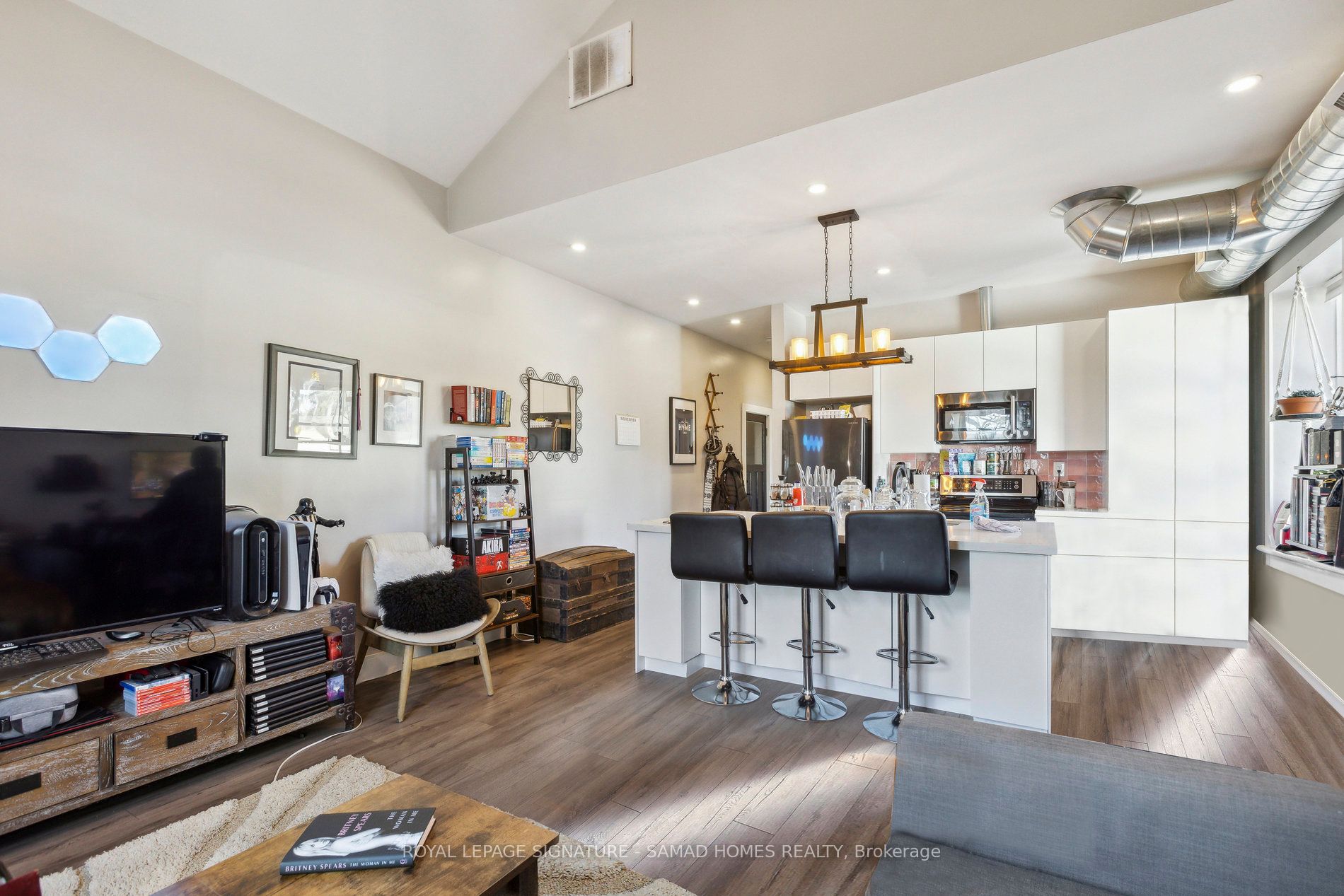16 Ramore St