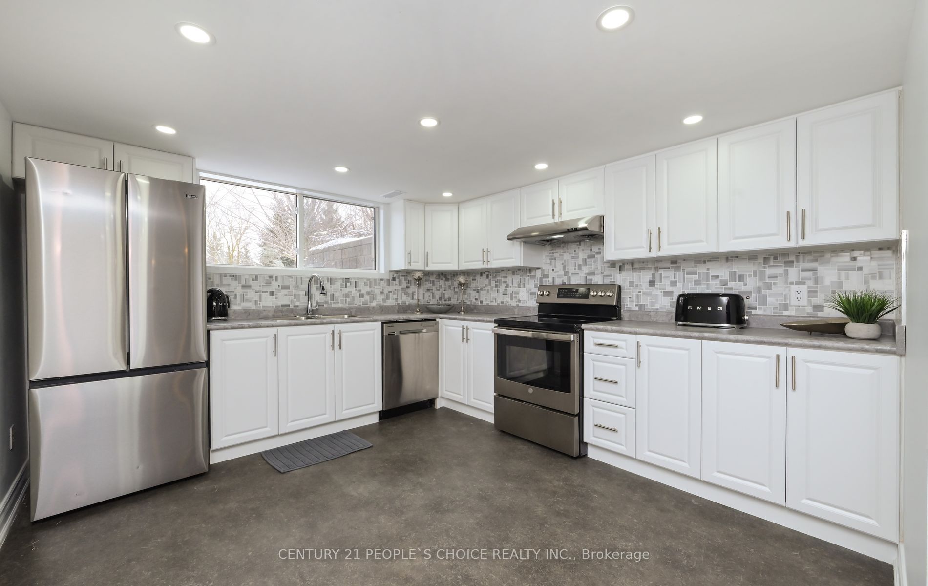 394073 County Road 12 Road