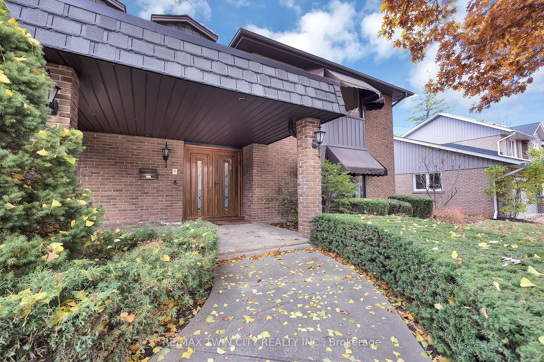 34 HUNTLEY Crescent