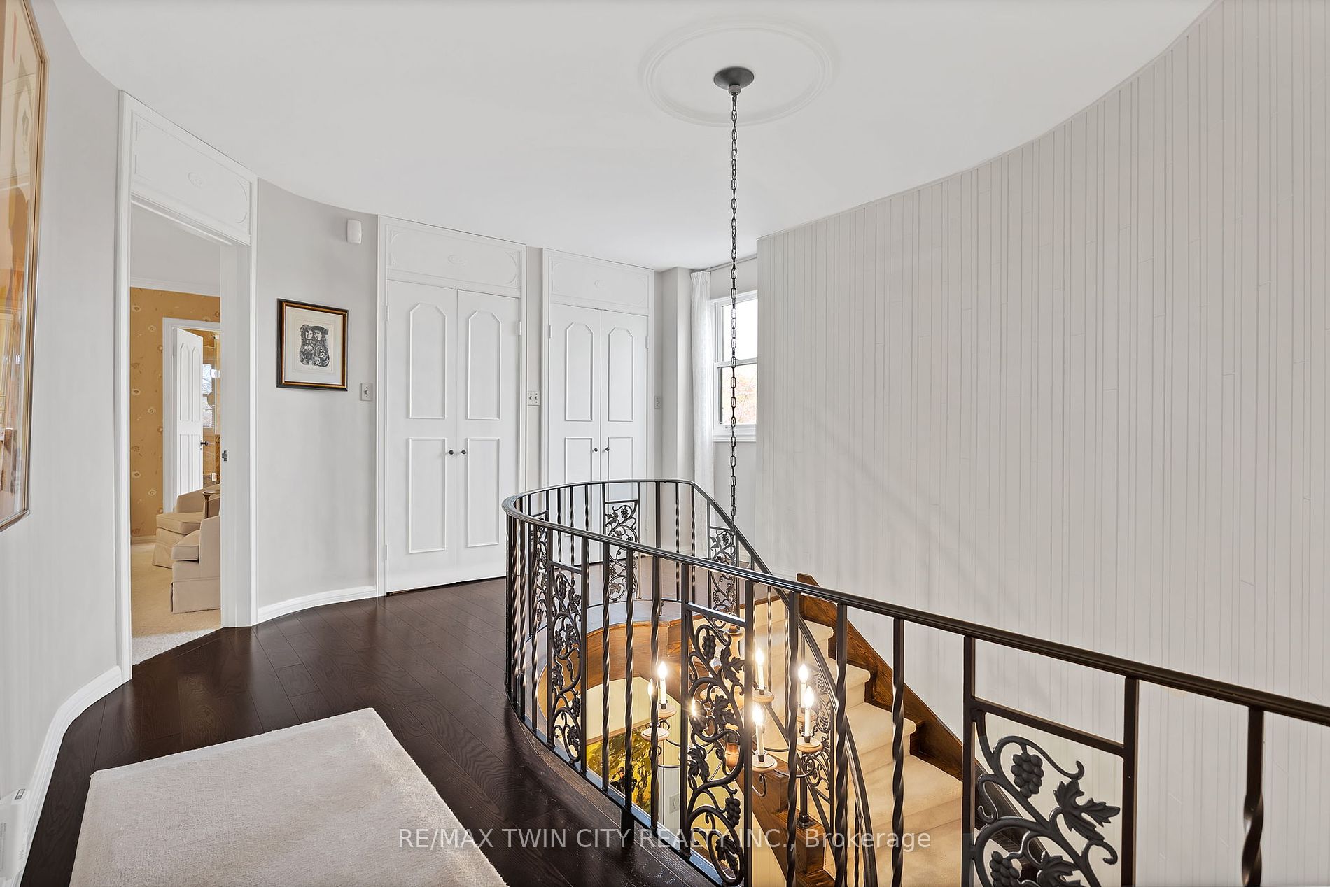 34 HUNTLEY Crescent