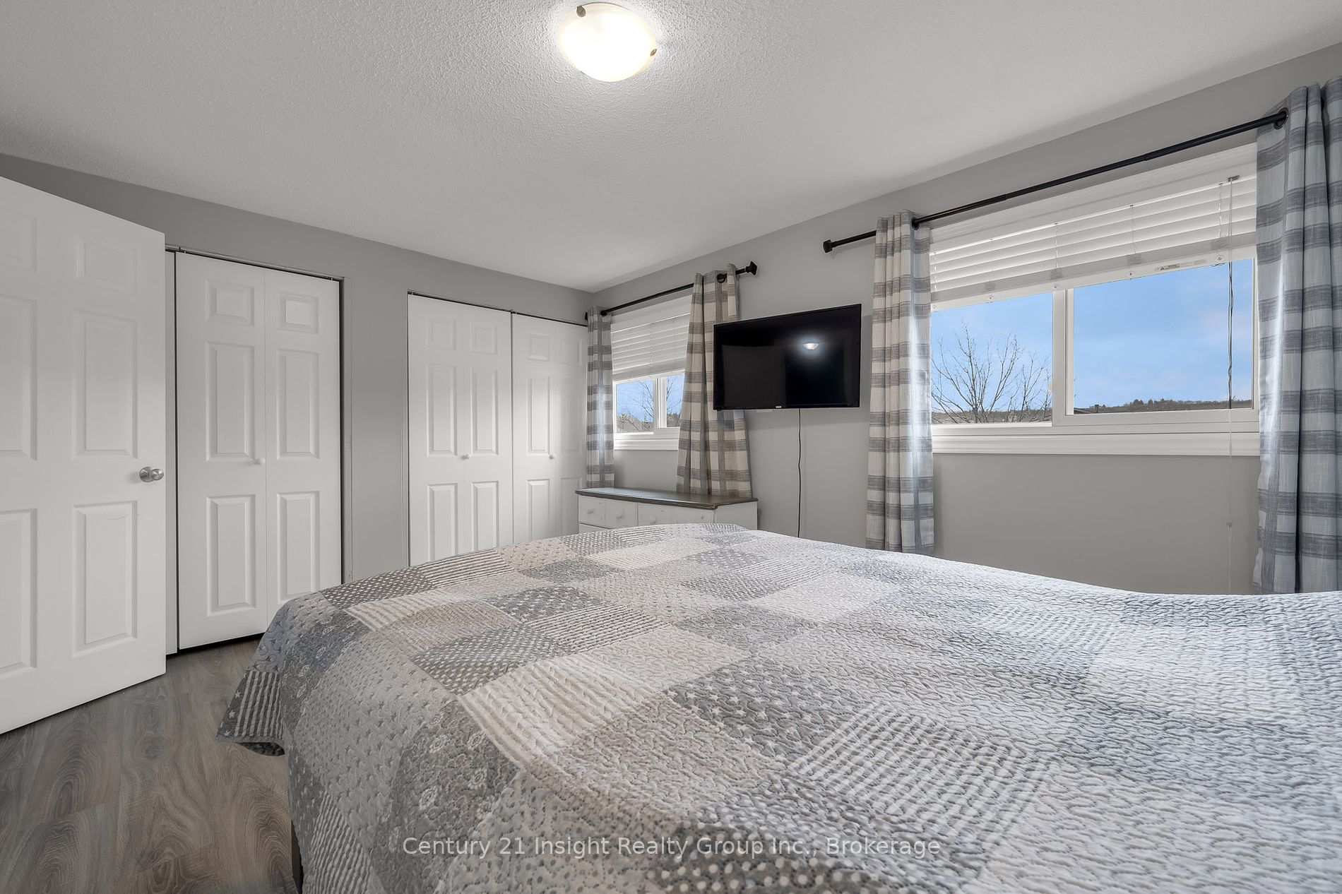 283 Macintosh Dr