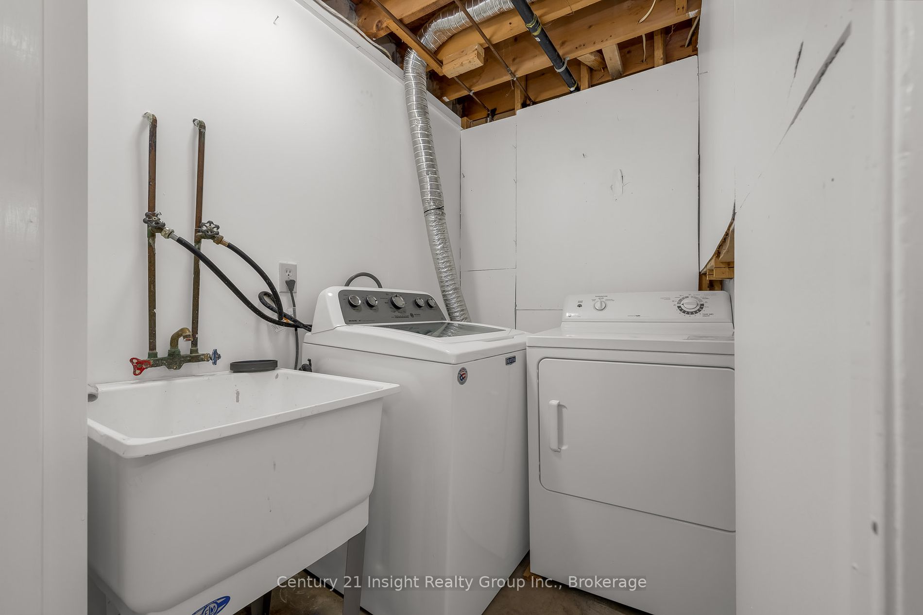 283 Macintosh Dr