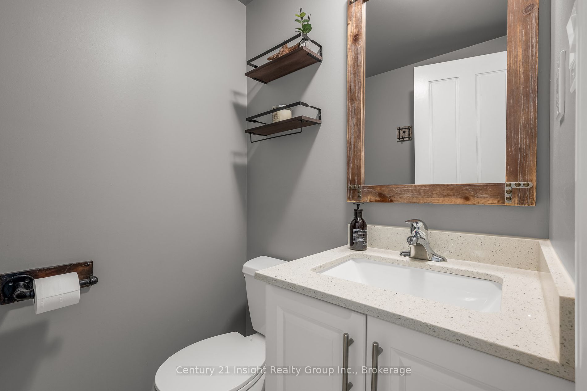 283 Macintosh Dr