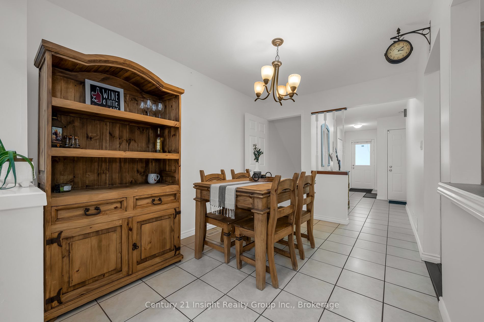 283 Macintosh Dr