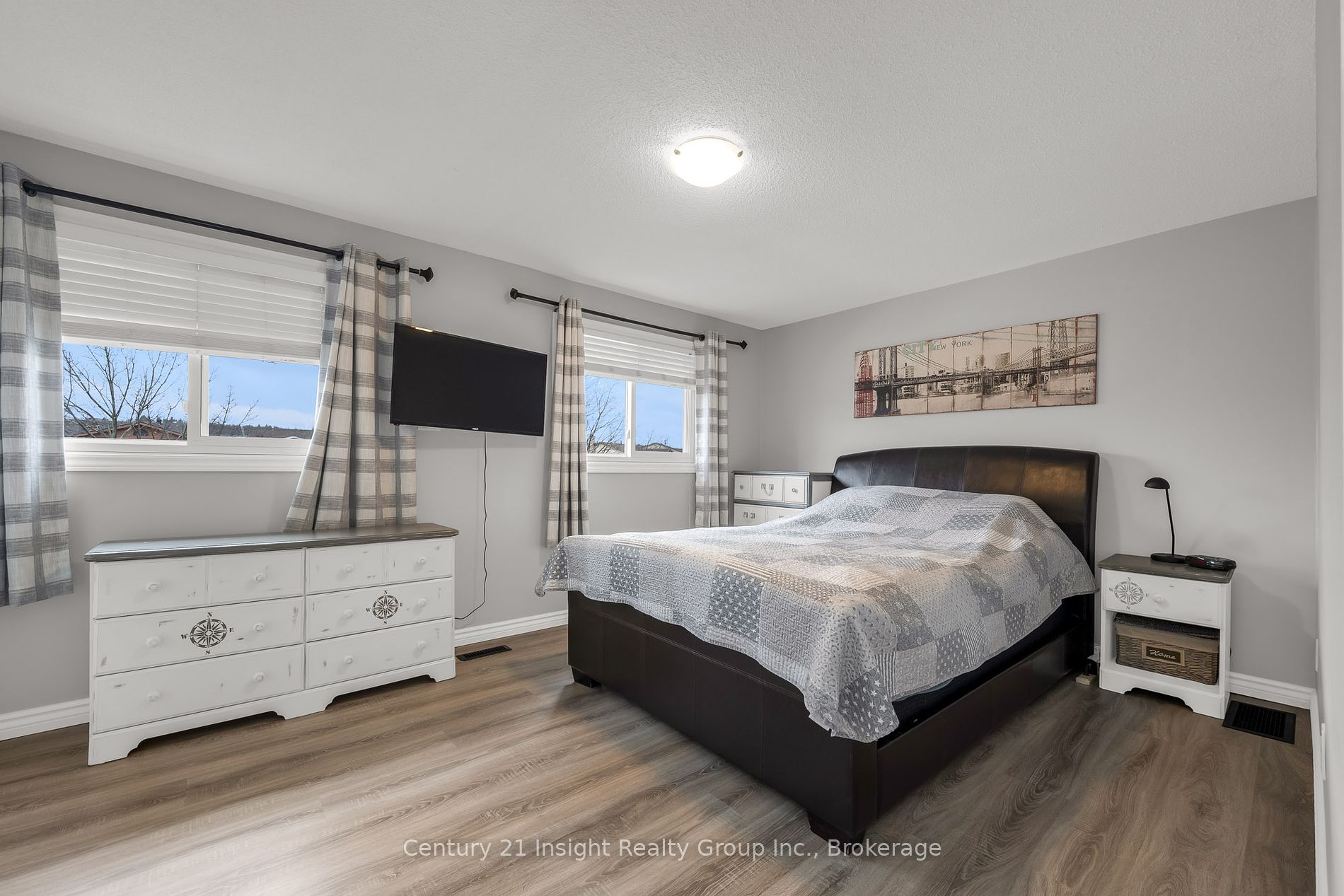 283 Macintosh Dr