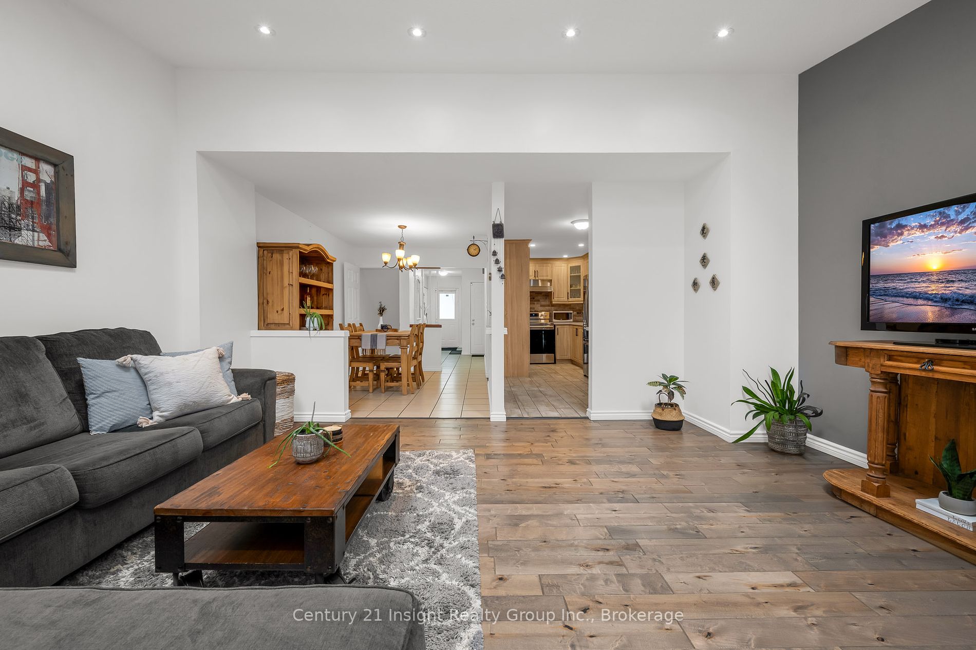 283 Macintosh Dr