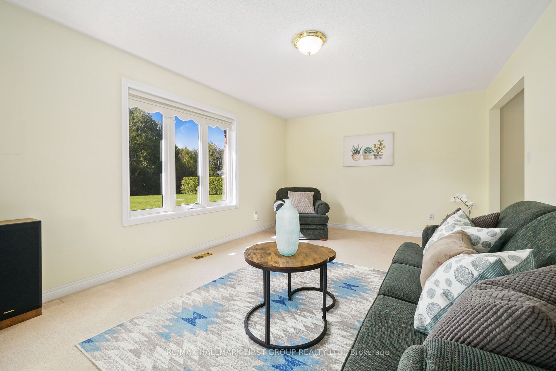 10 Ravine Dr