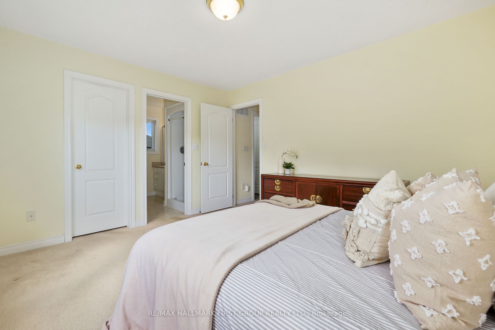 10 Ravine Dr