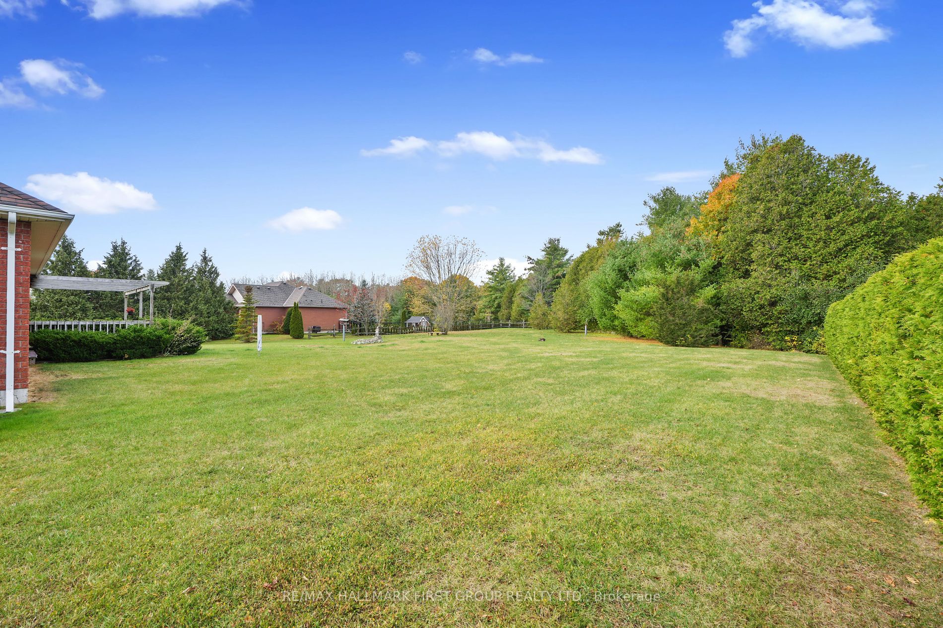 10 Ravine Dr