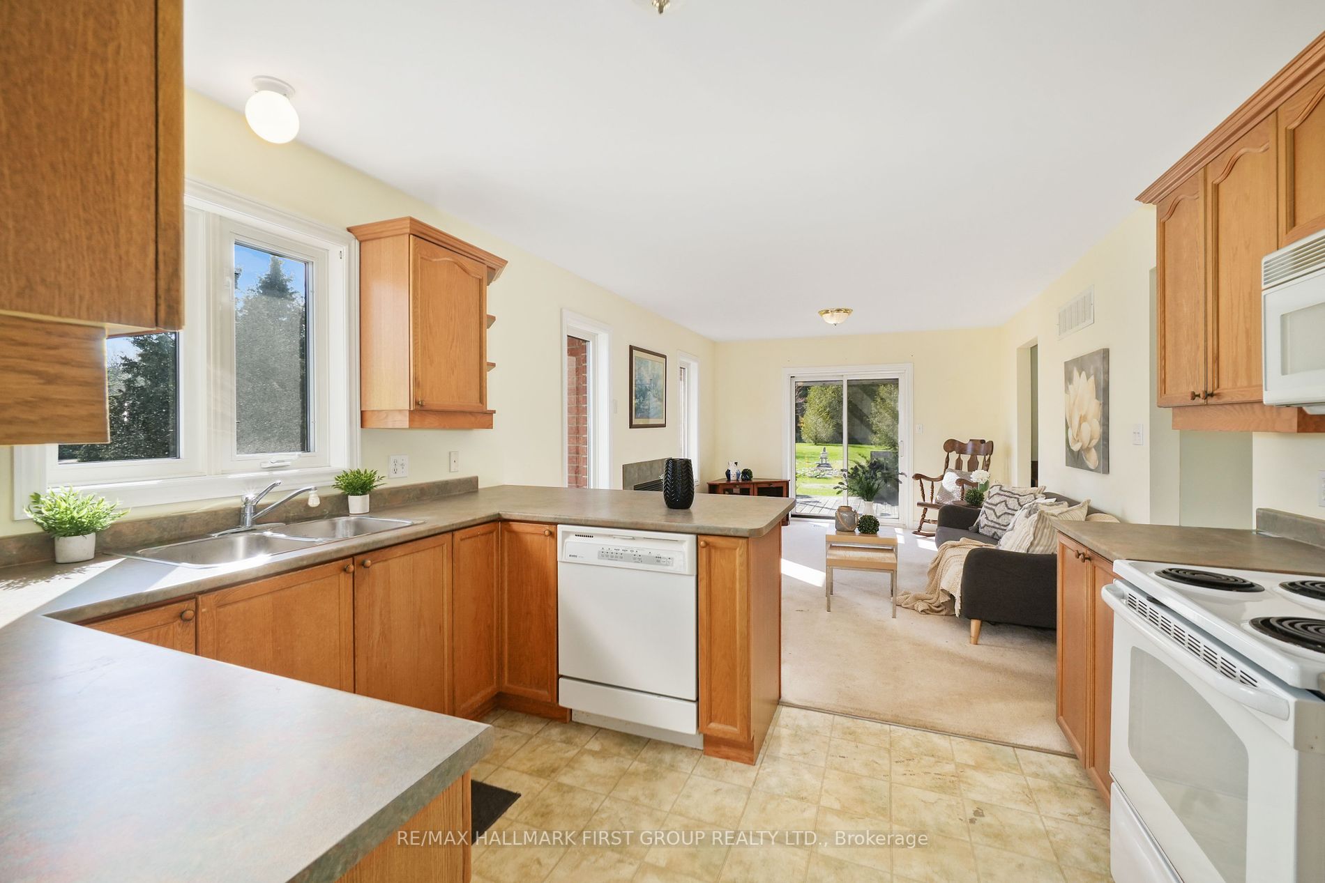 10 Ravine Dr