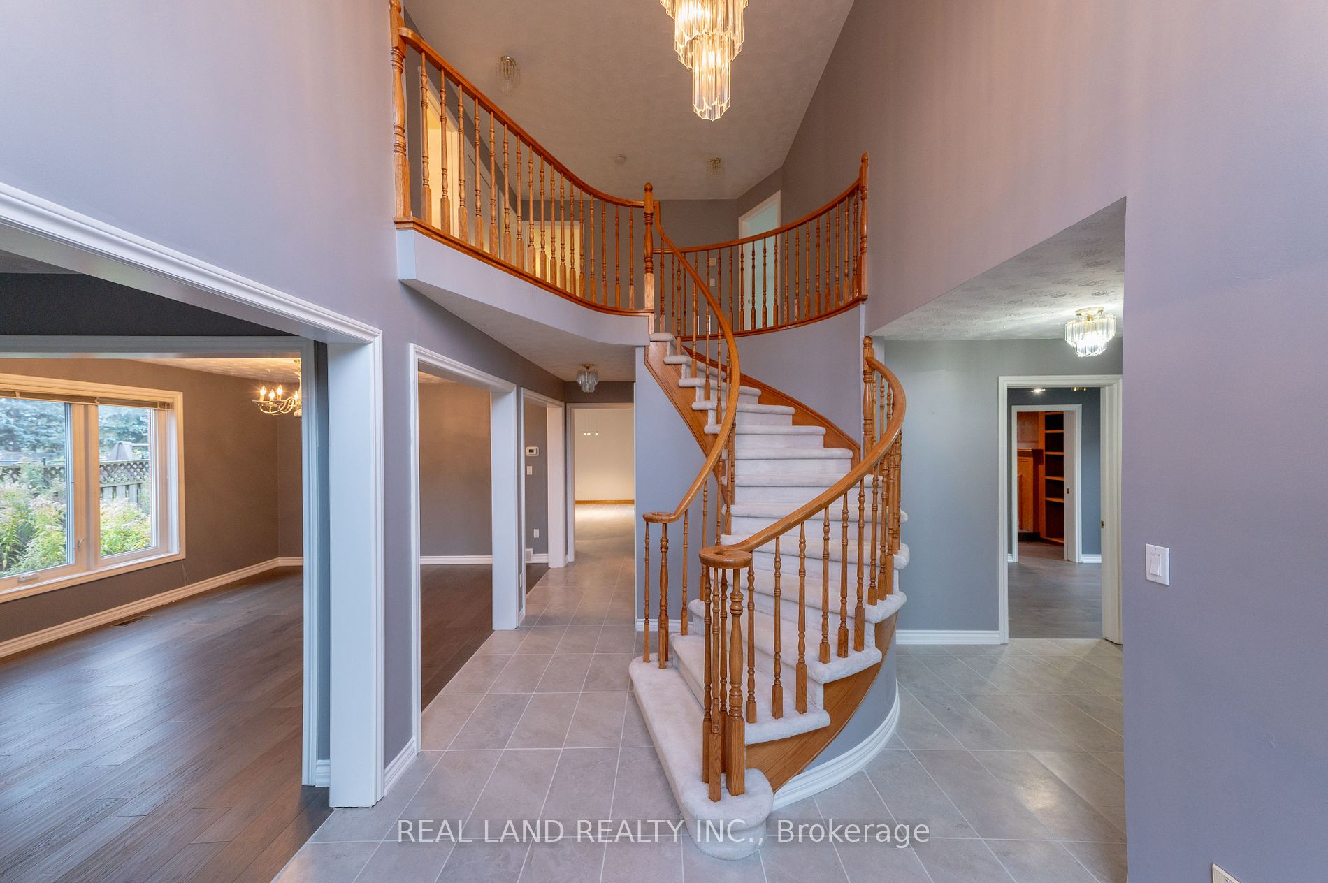 8042 Oakridge Drive