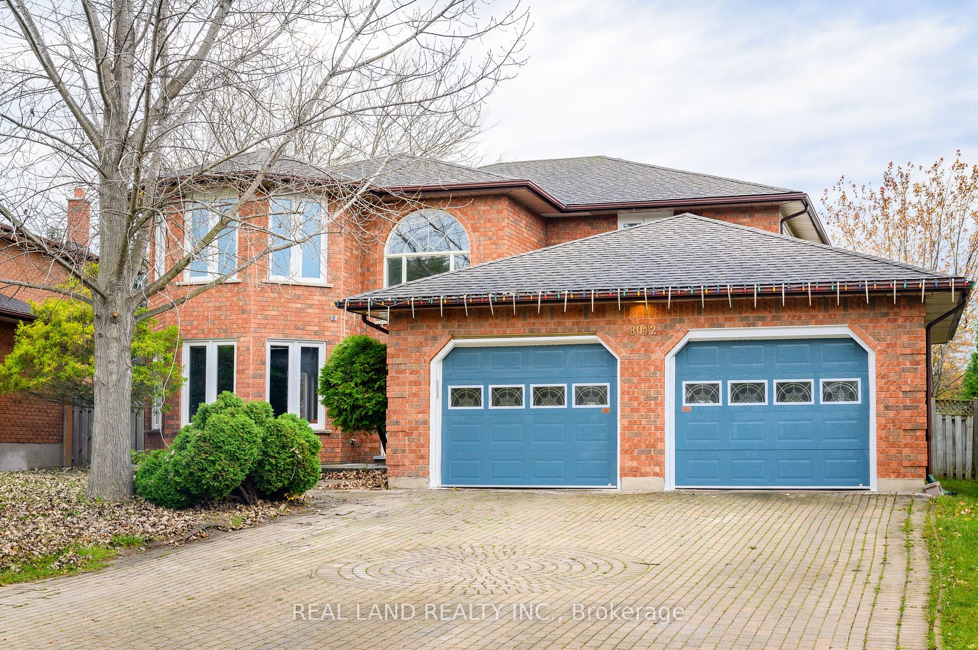 8042 Oakridge Drive