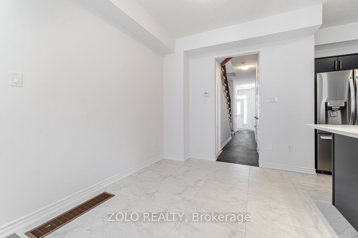 49 Elsegood Dr