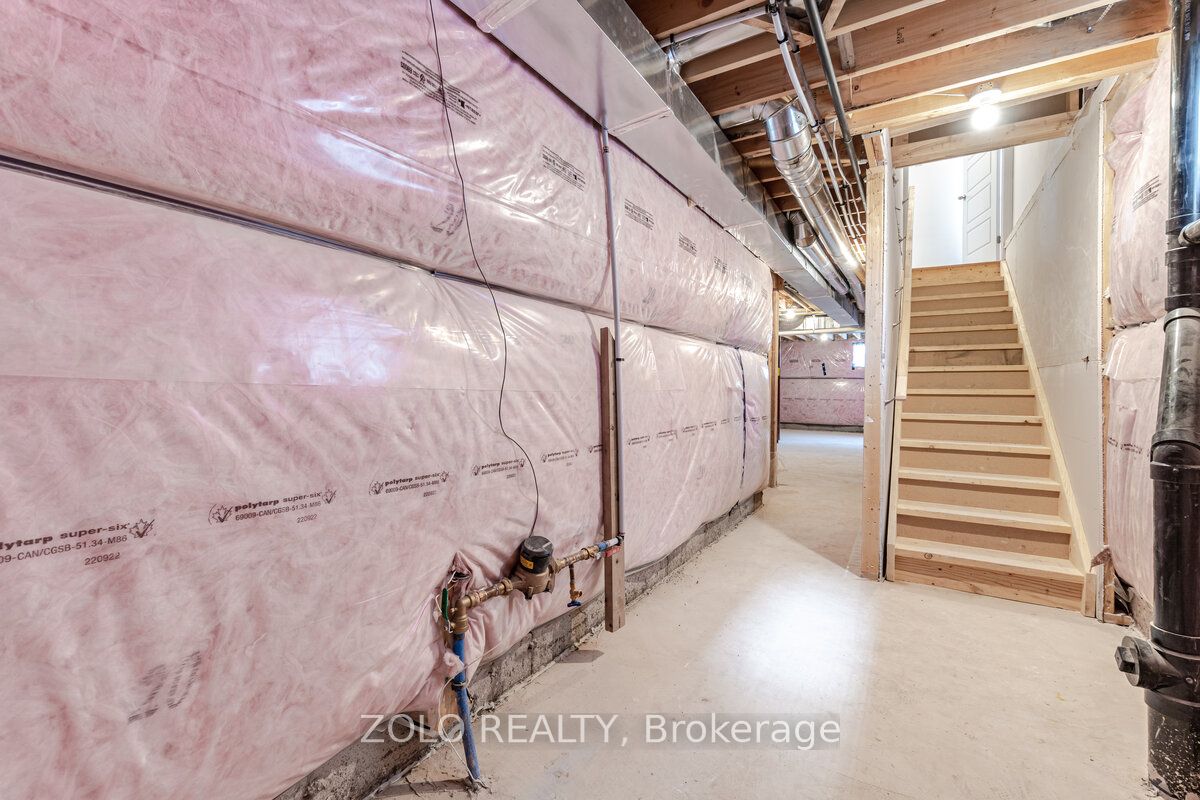 49 Elsegood Dr