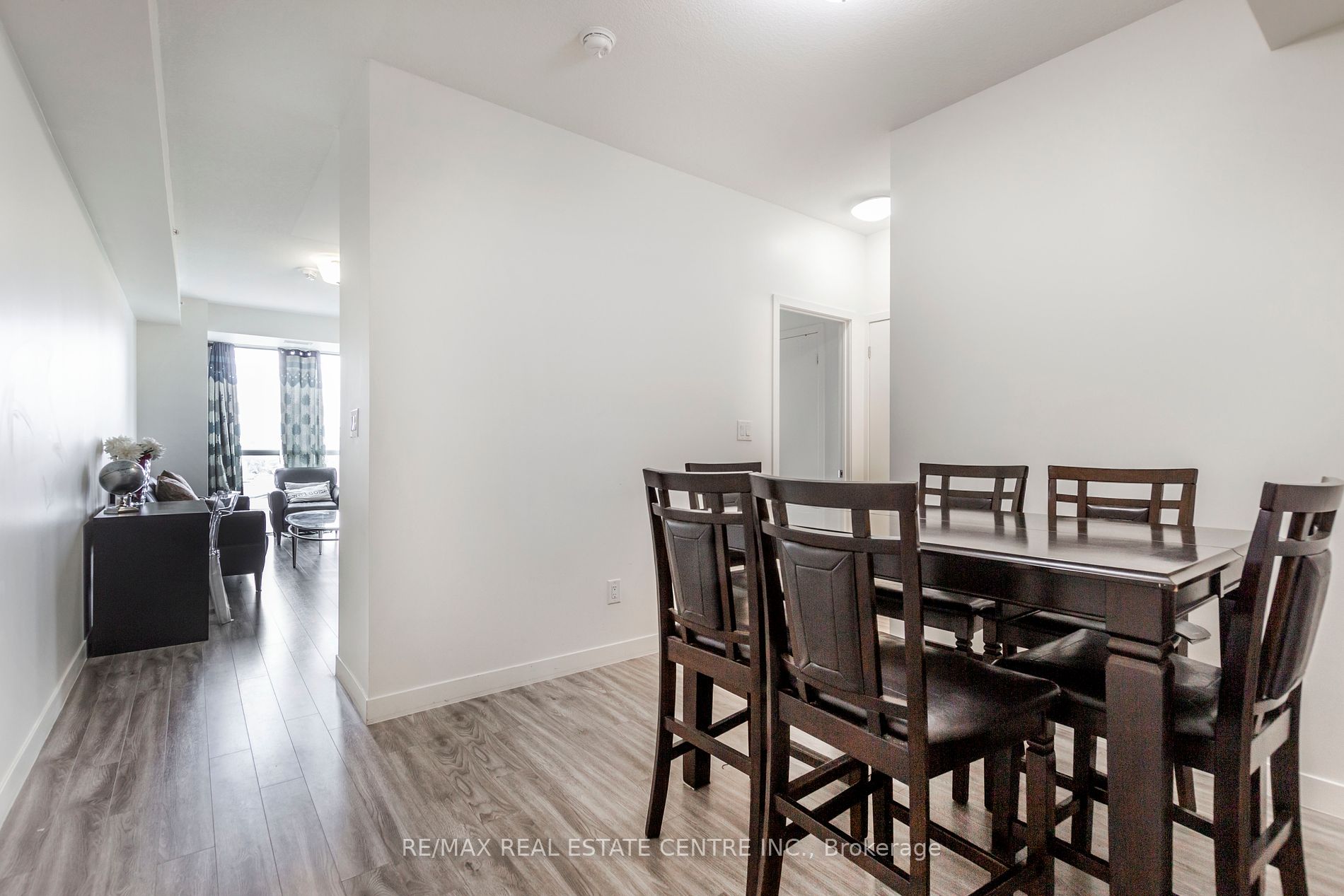 128 King Street N, #708