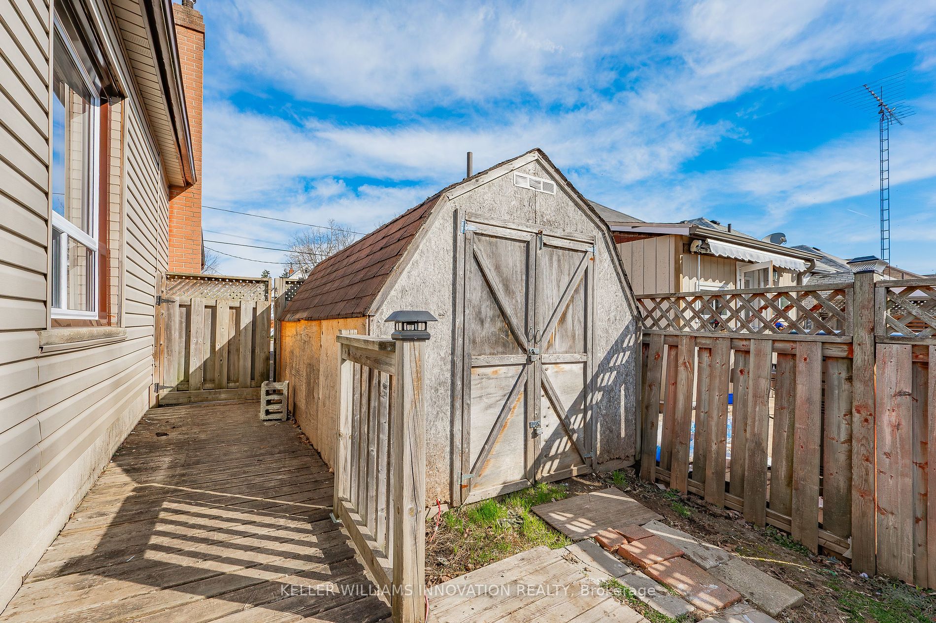 52 Aberdeen Avenue