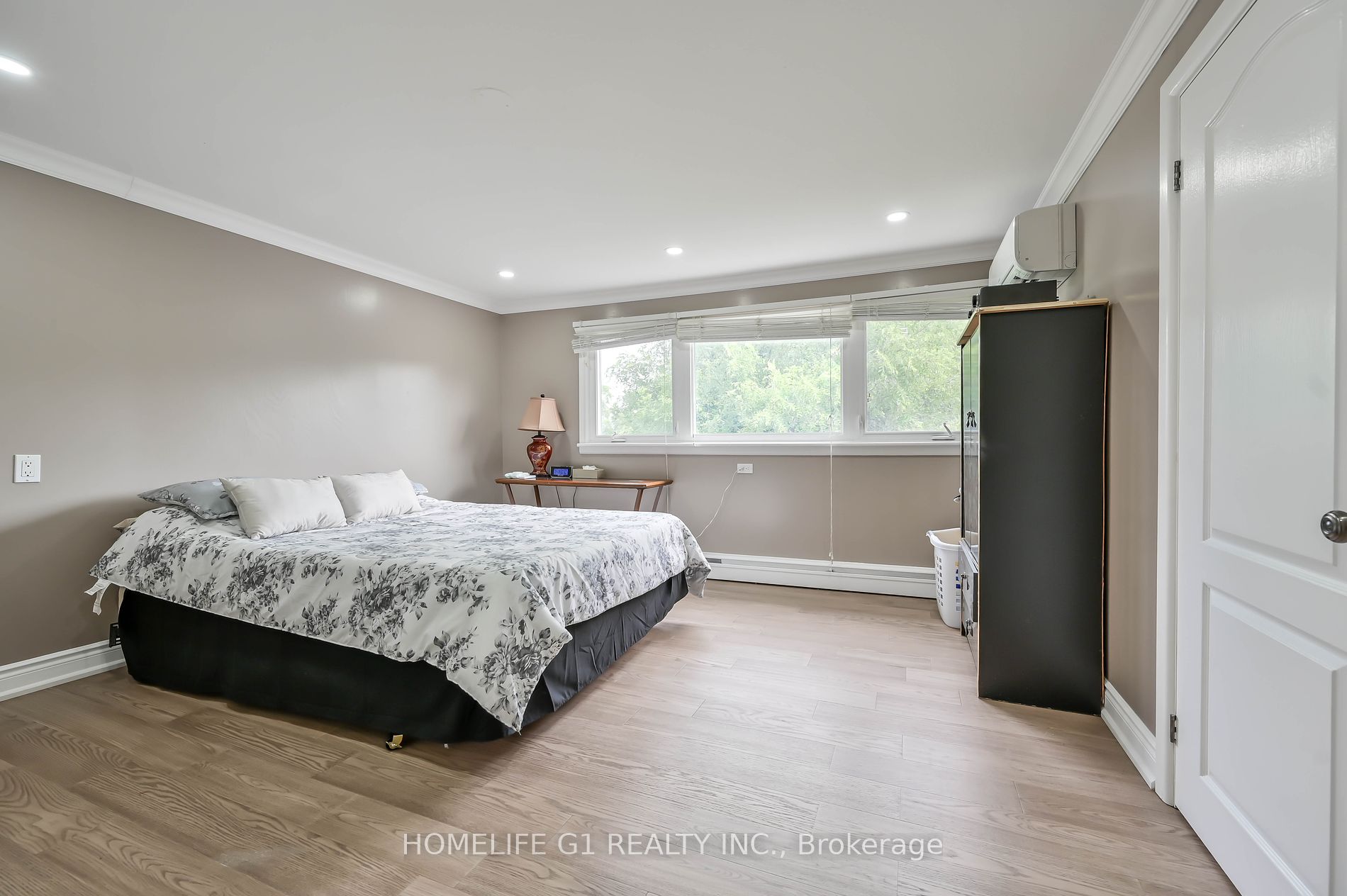 10 Douglas Pl