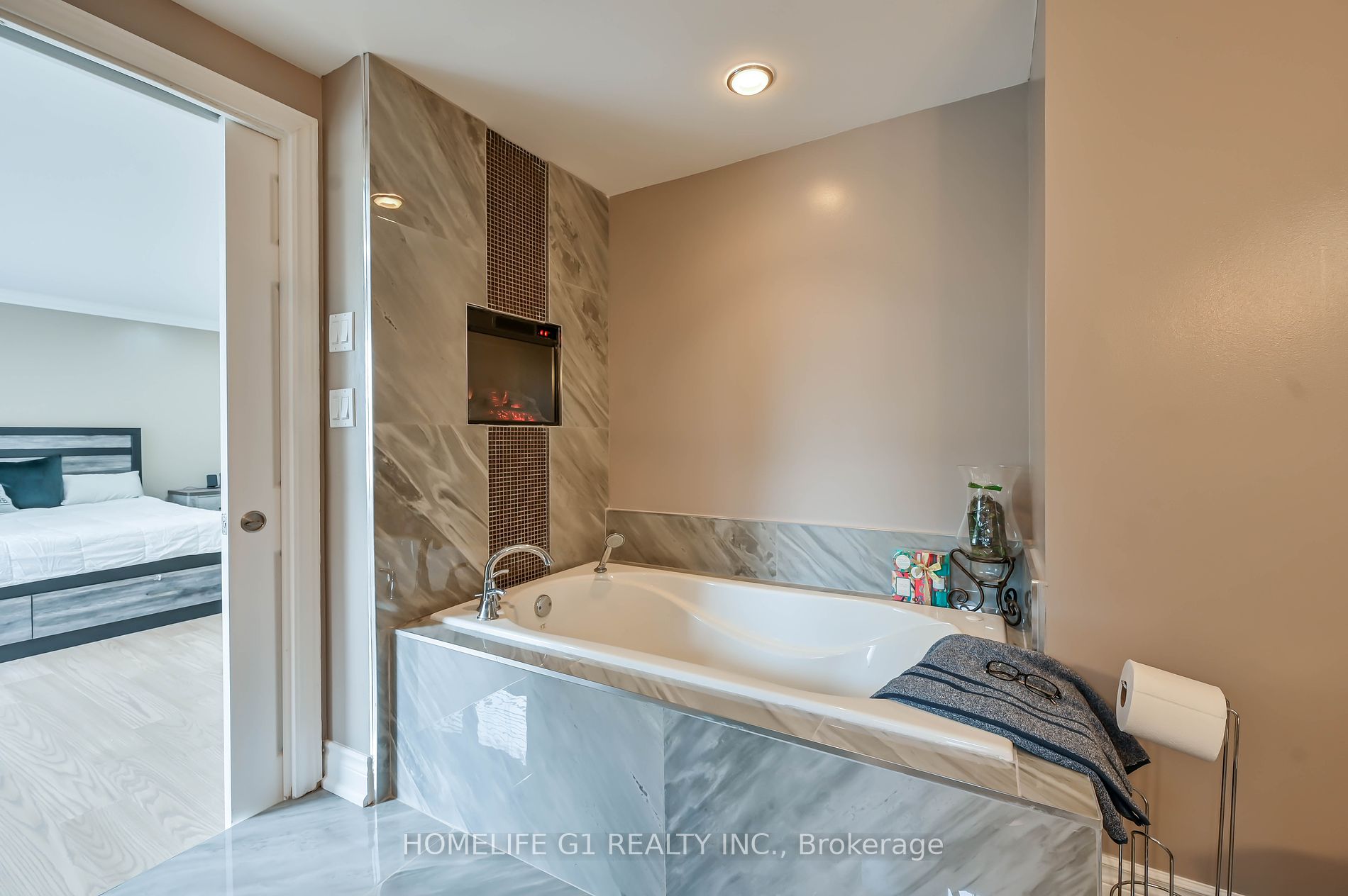10 Douglas Pl