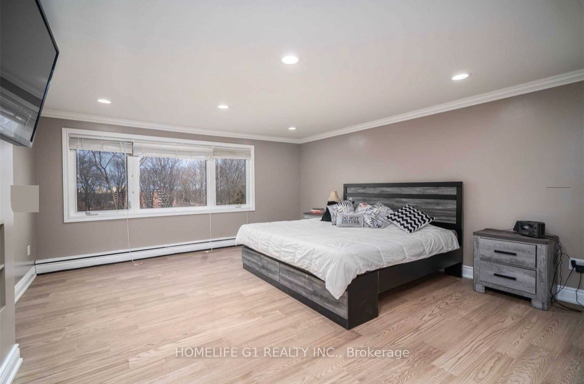 10 Douglas Pl