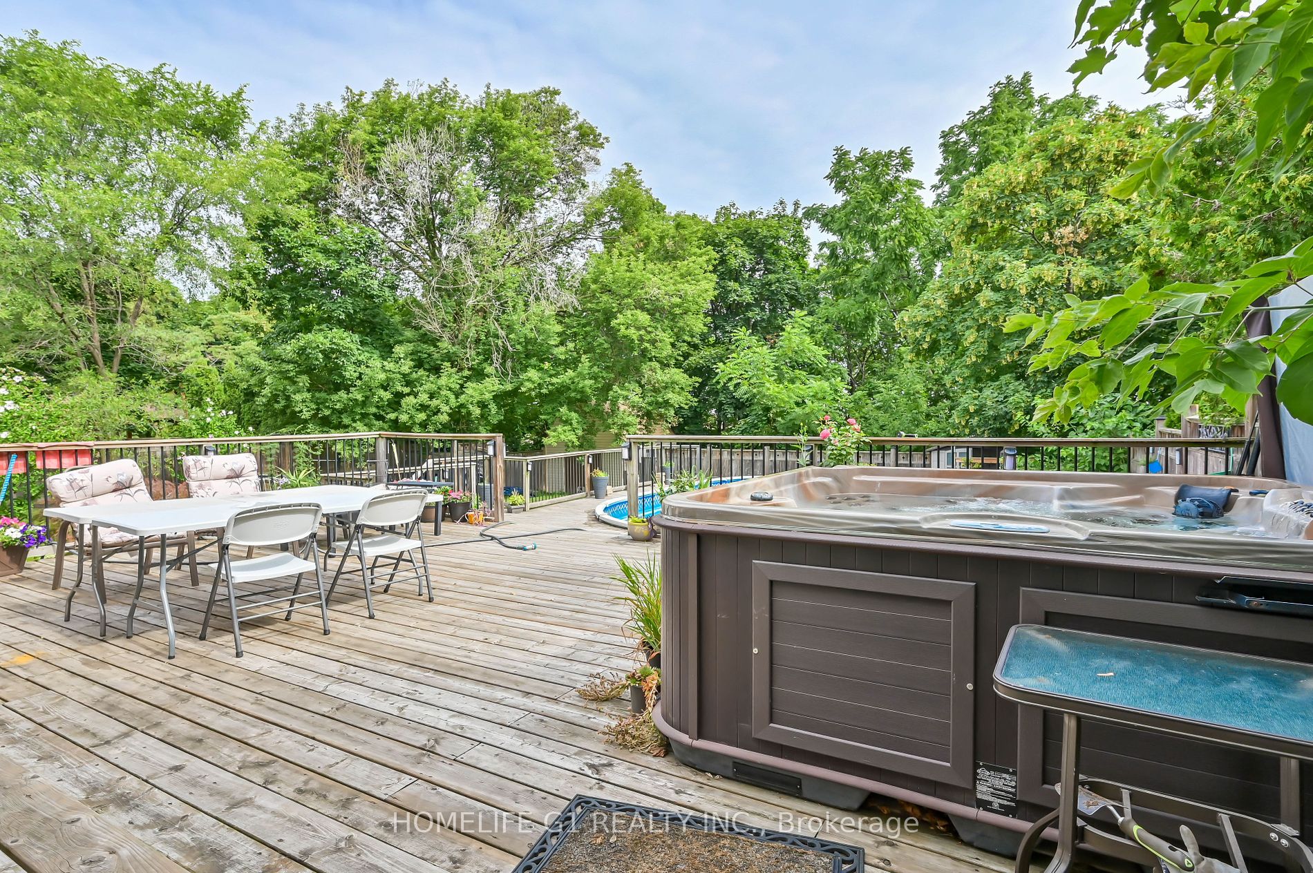10 Douglas Pl