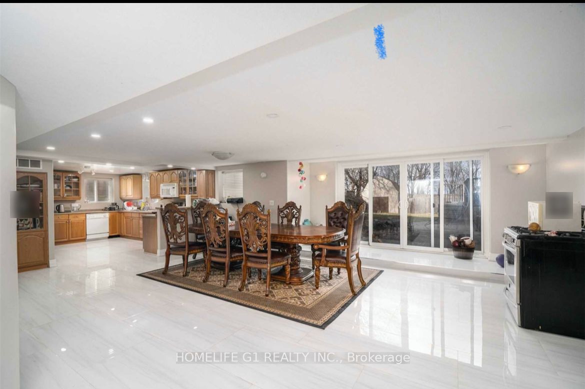 10 Douglas Pl