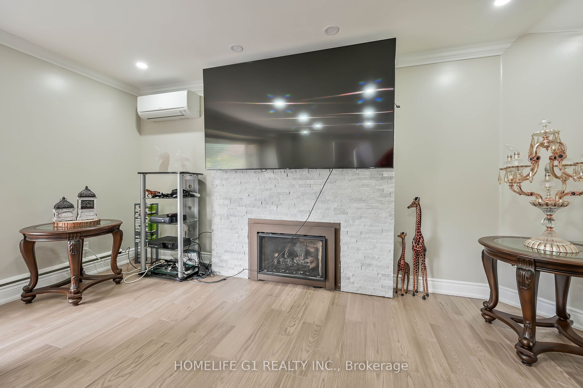 10 Douglas Pl