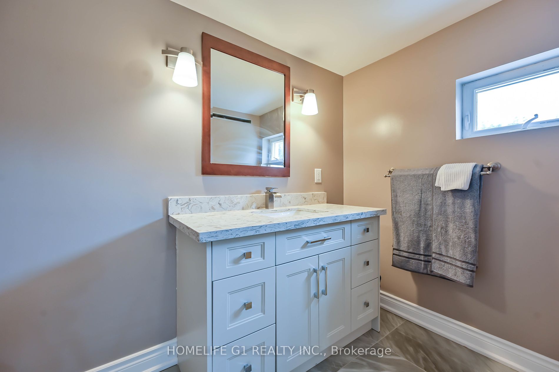 10 Douglas Pl