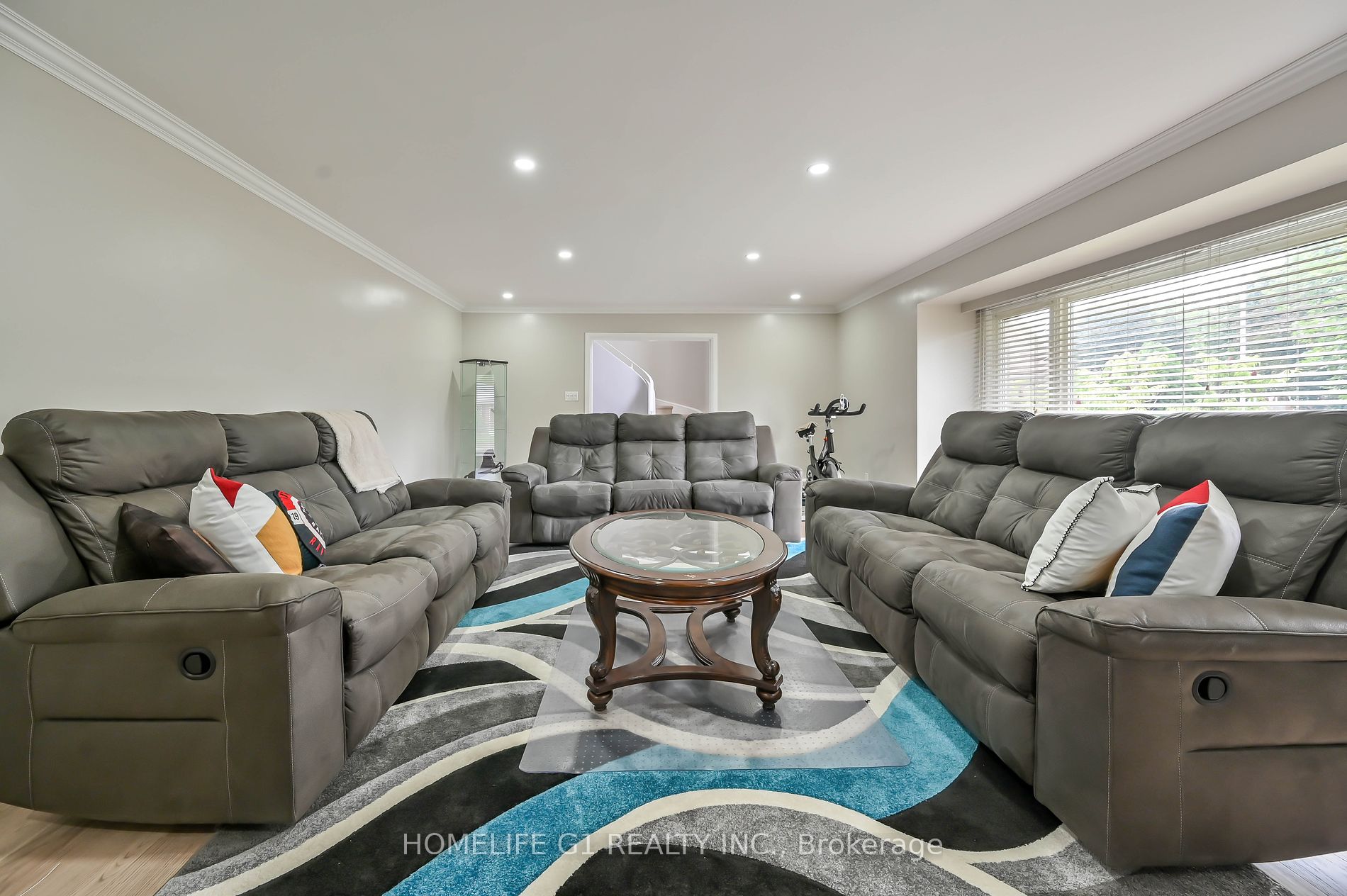 10 Douglas Pl